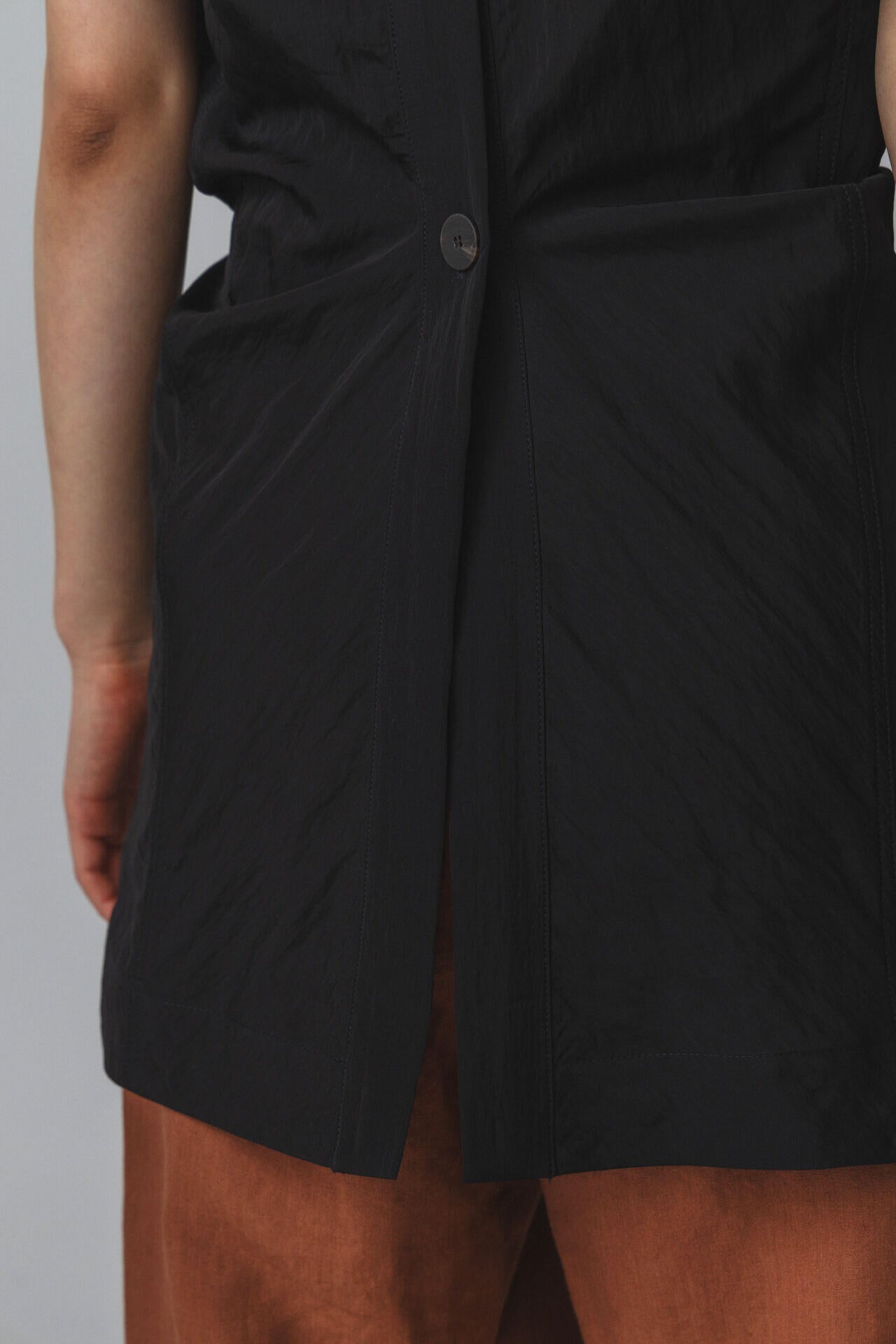 STUDIO NICHOLSON / TEXTRED FLUID VISCSE DRAPE TOP