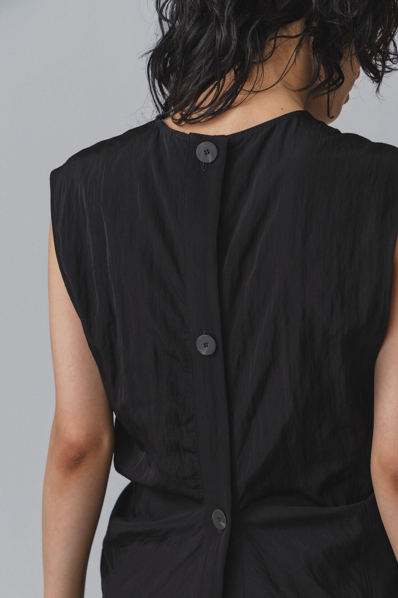 STUDIO NICHOLSON / TEXTRED FLUID VISCSE DRAPE TOP