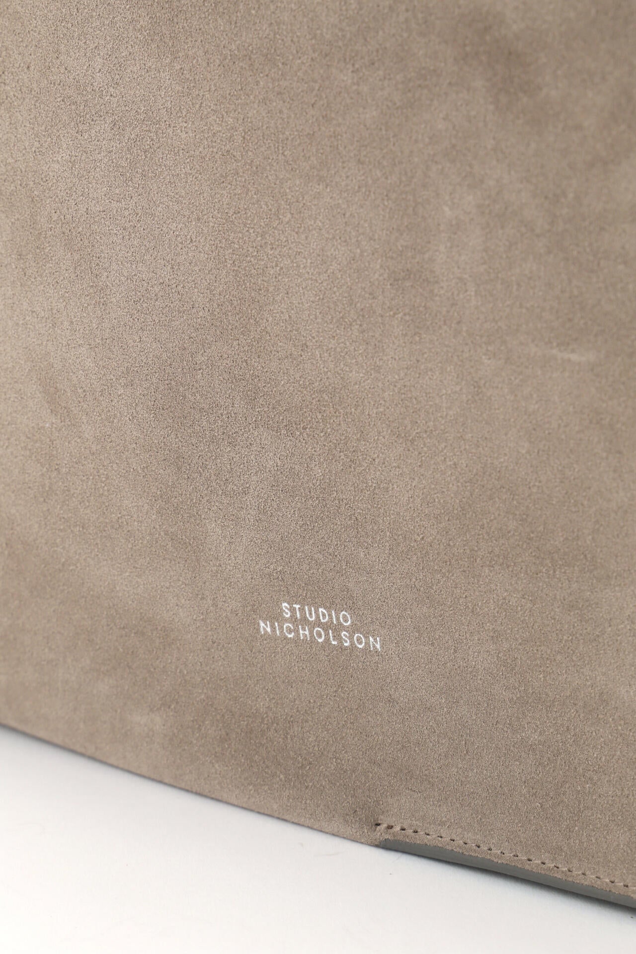 STUDIO NICHOLSON / SUEDE