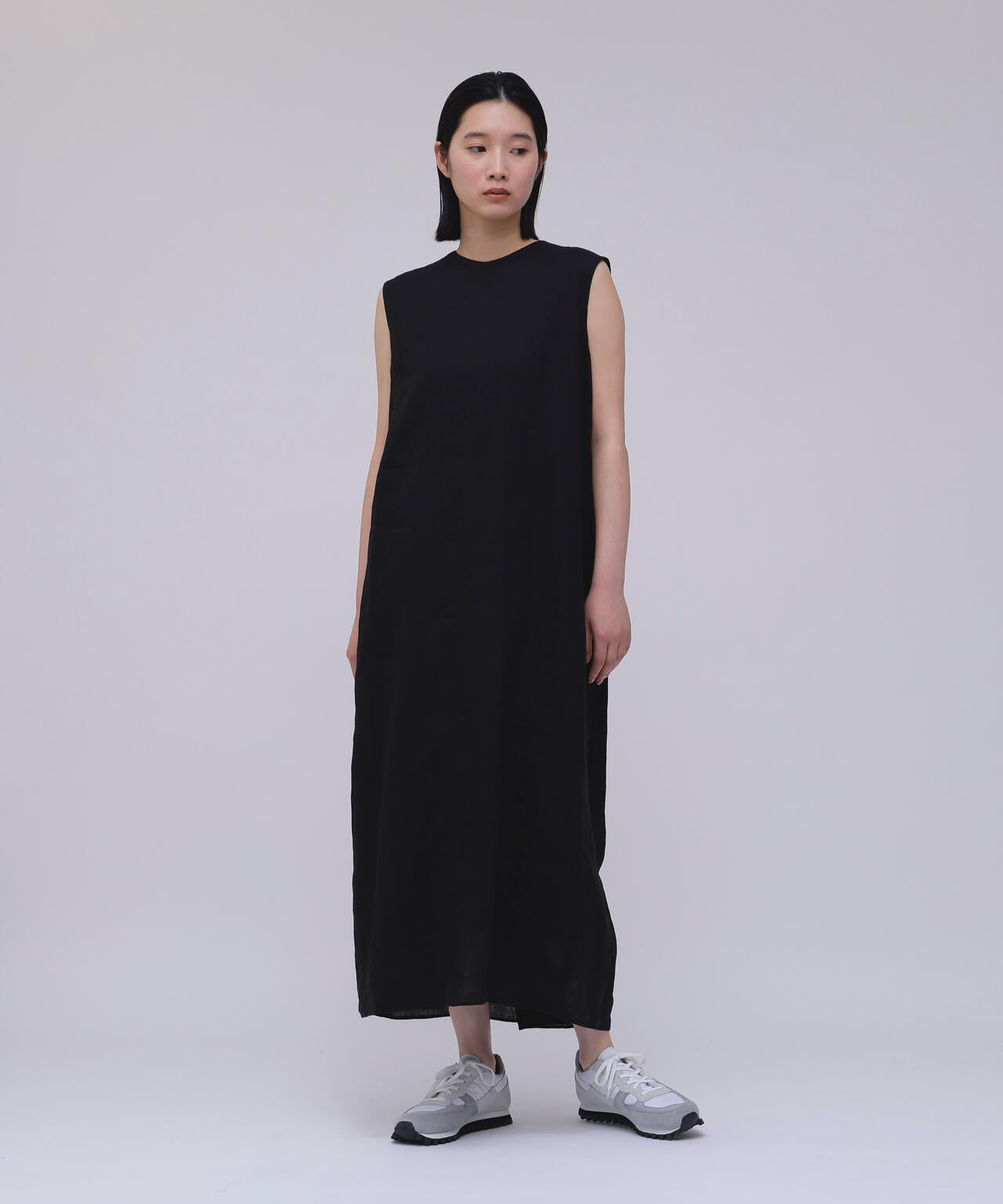 ATON / NATURAL DYED LINEN LAWN TUCKED DRESS