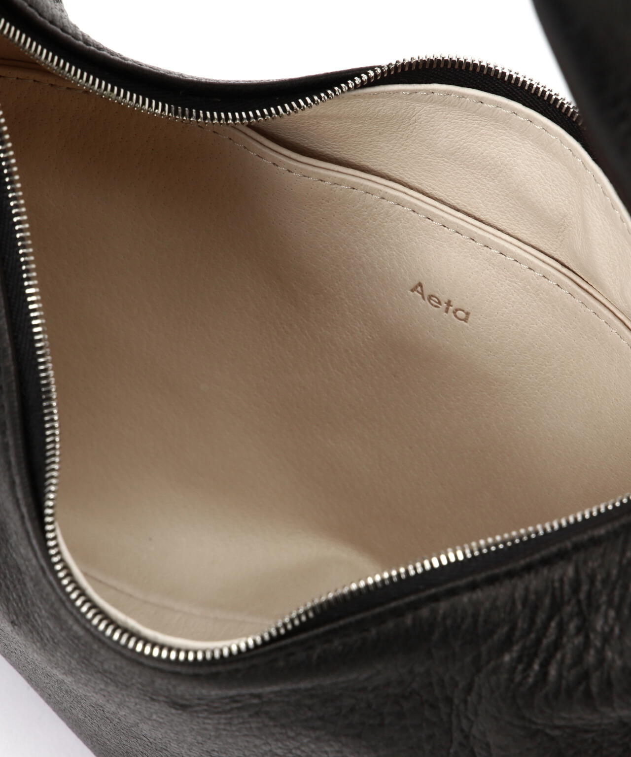 Aeta / ROUND ONE SHOULDER : M