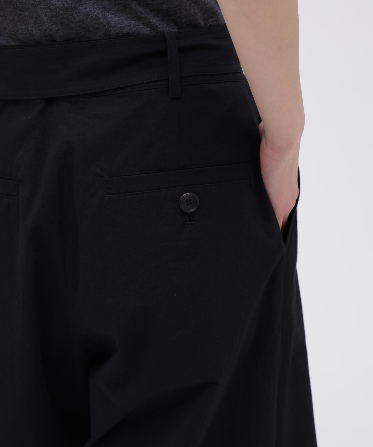 STUDIO NICHOLSON / TYPEWRITER COTTON BELTED PLEATED SHORT