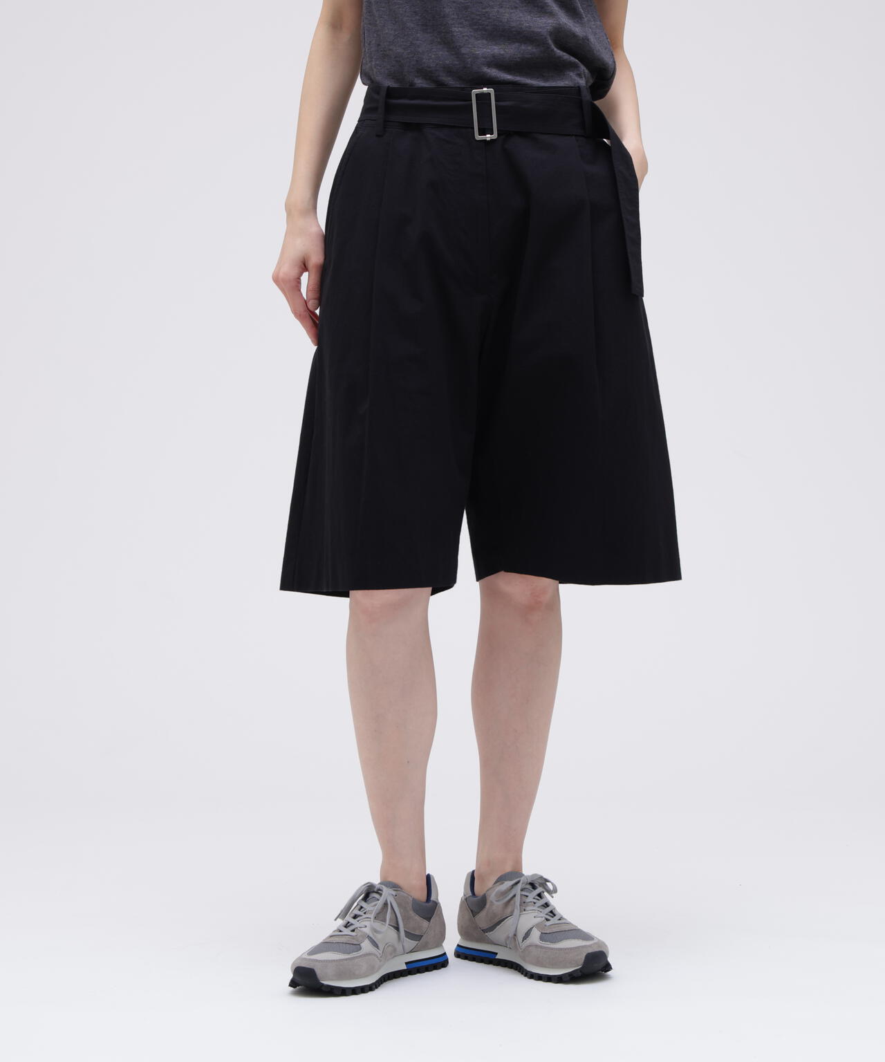 STUDIO NICHOLSON / TYPEWRITER COTTON BELTED PLEATED SHORT
