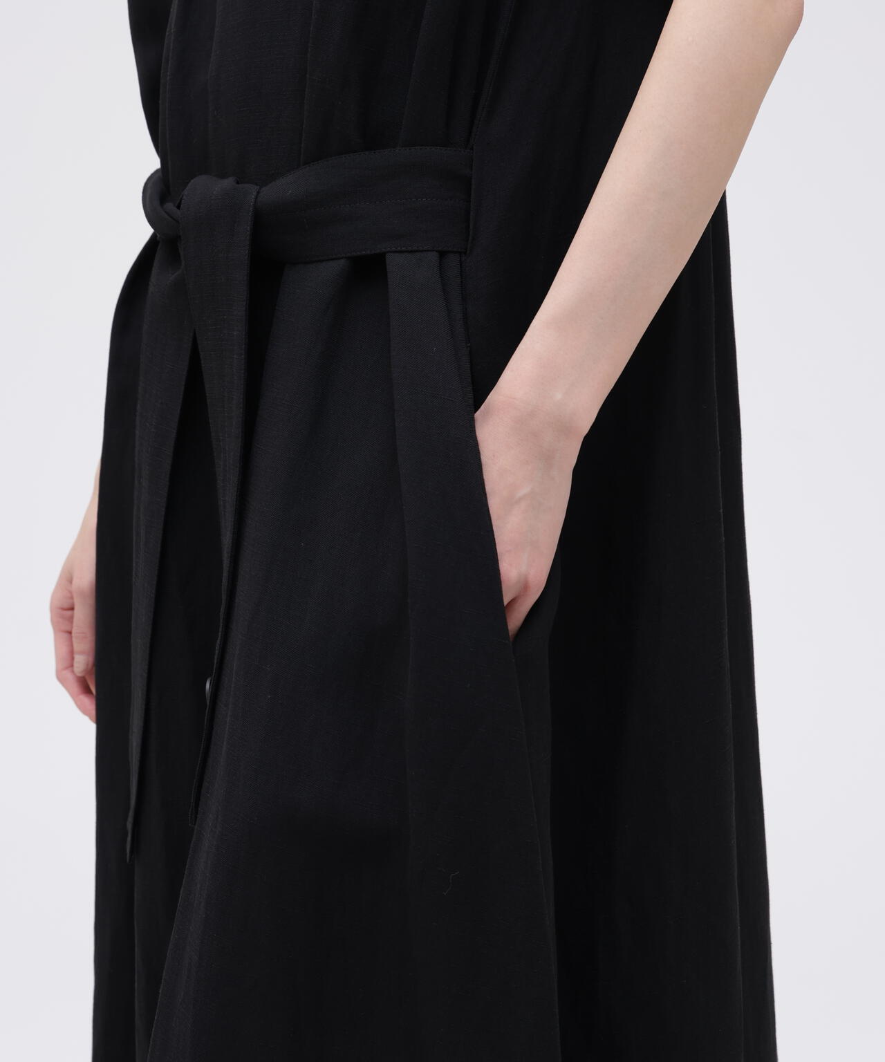 STUDIO NICHOLSON / VINTAGE SOFT LINEN WIDE STRAP VOLUME DRESS