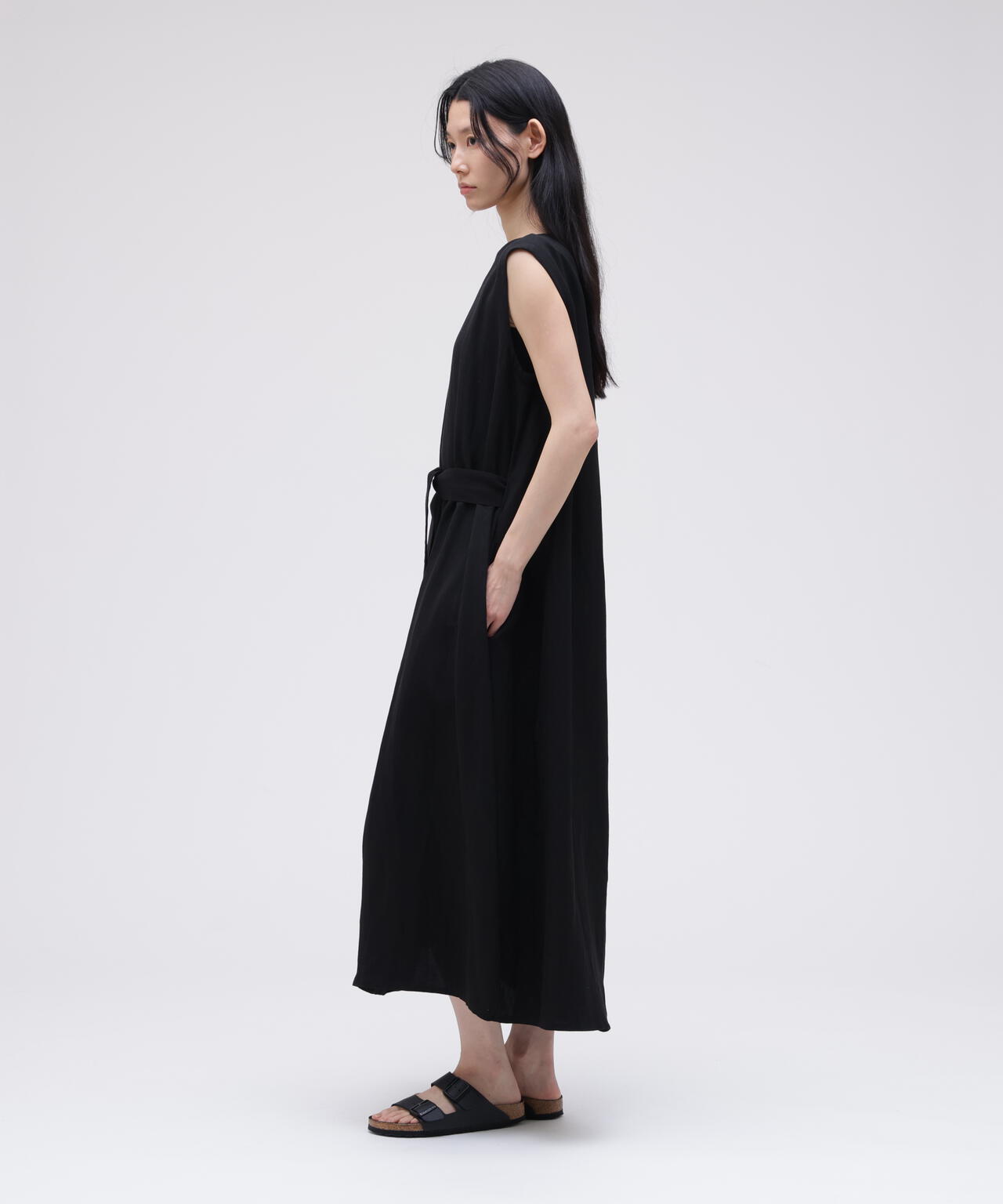 STUDIO NICHOLSON / VINTAGE SOFT LINEN WIDE STRAP VOLUME DRESS
