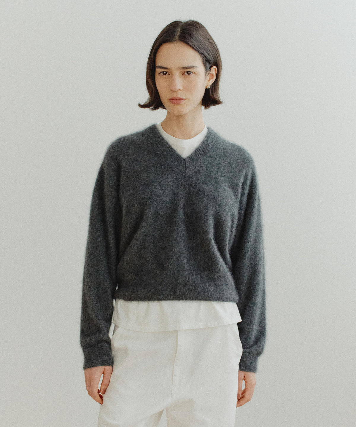 ATON / ROYAL CASHMERE FUR V NECK SWEATER