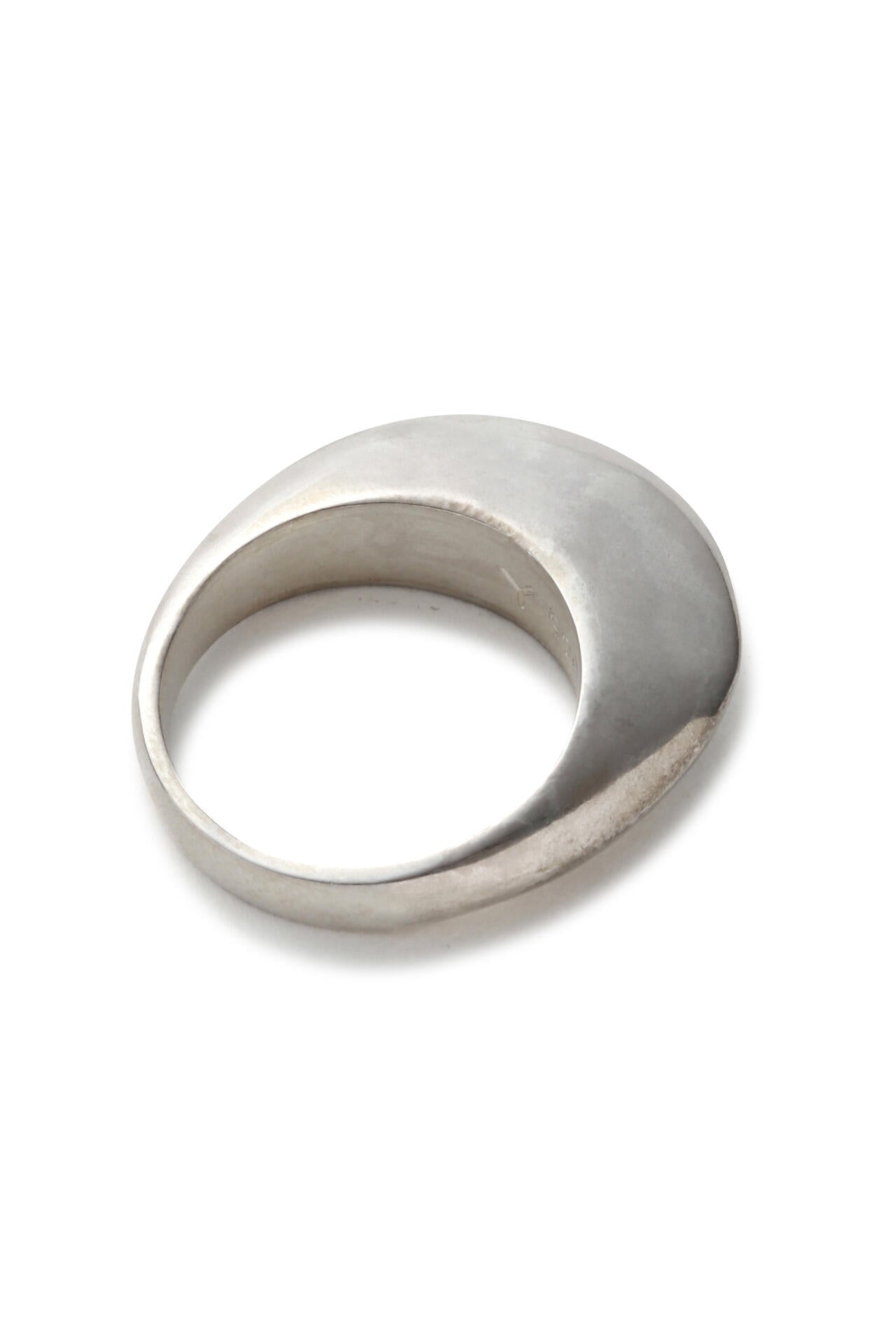 YLEVE / TRIANGLE RING