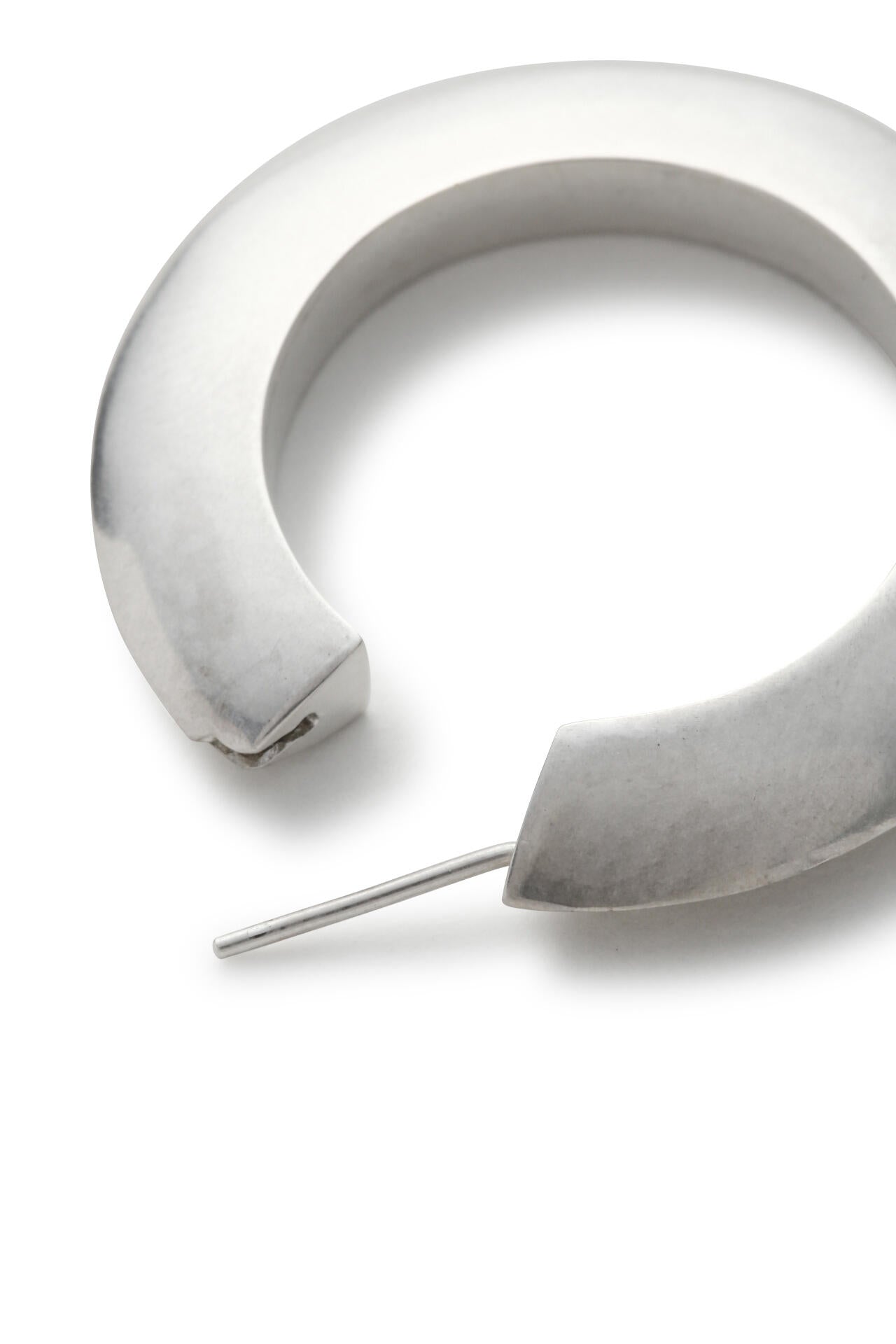 YLEVE / TRIANGLE HOOP EARRING L