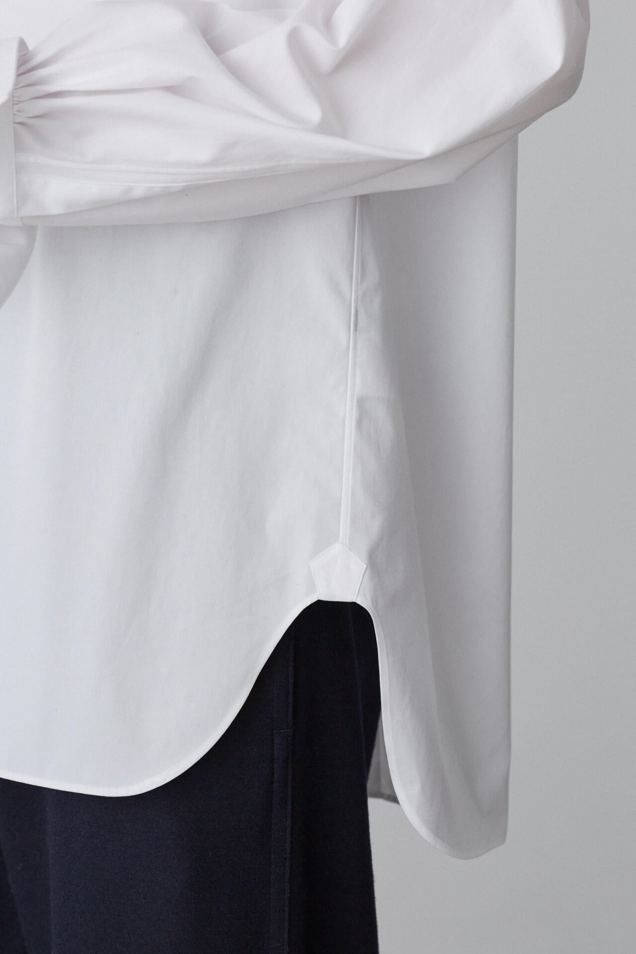 BOURRIENNE × YLEVE / SUPIMA COTTON TYPEWRITER BL / HEN