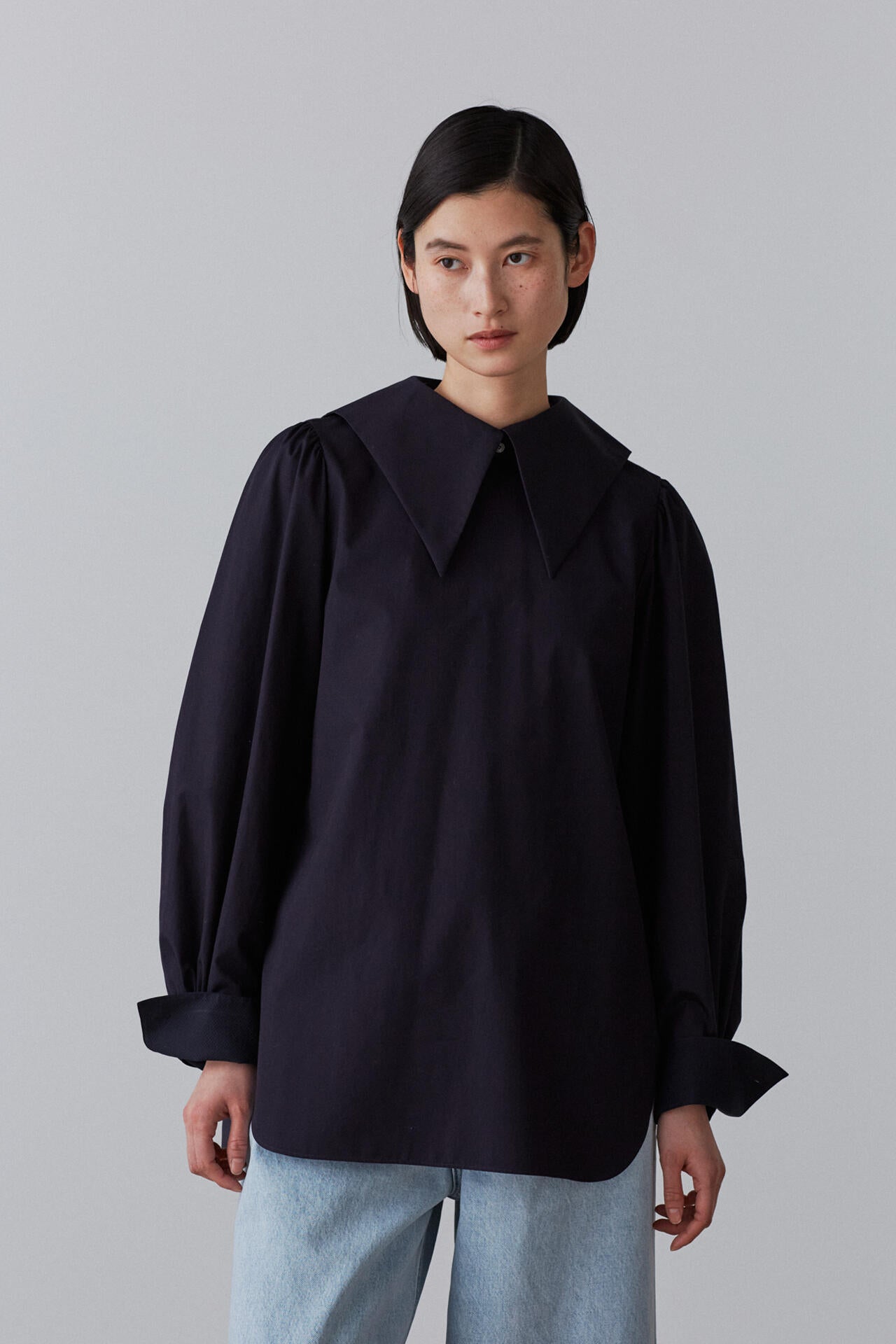 BOURRIENNE × YLEVE / SUPIMA COTTON TYPEWRITER BL / HEN
