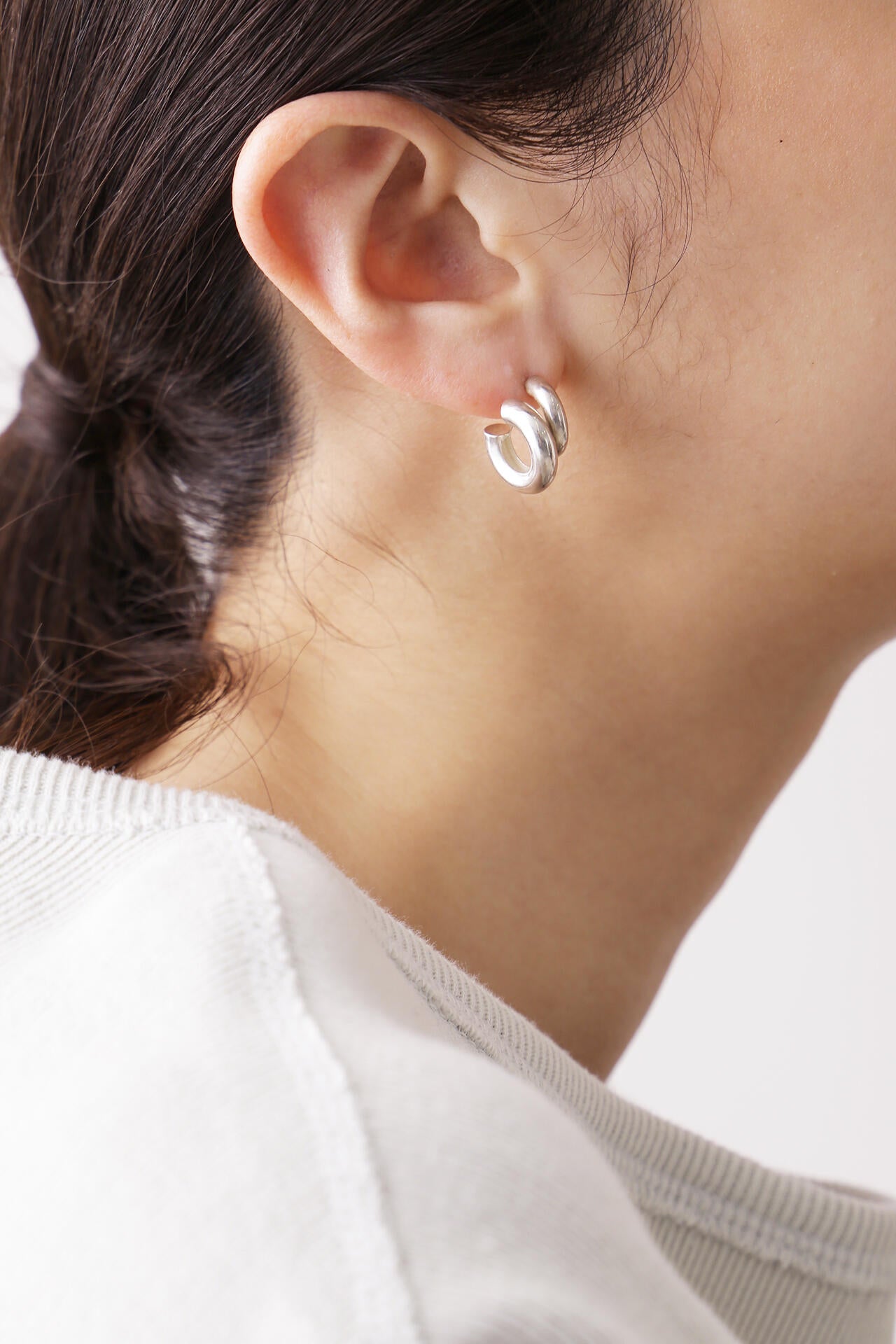 YLEVE / W CIRCLE EARRING /LEFT