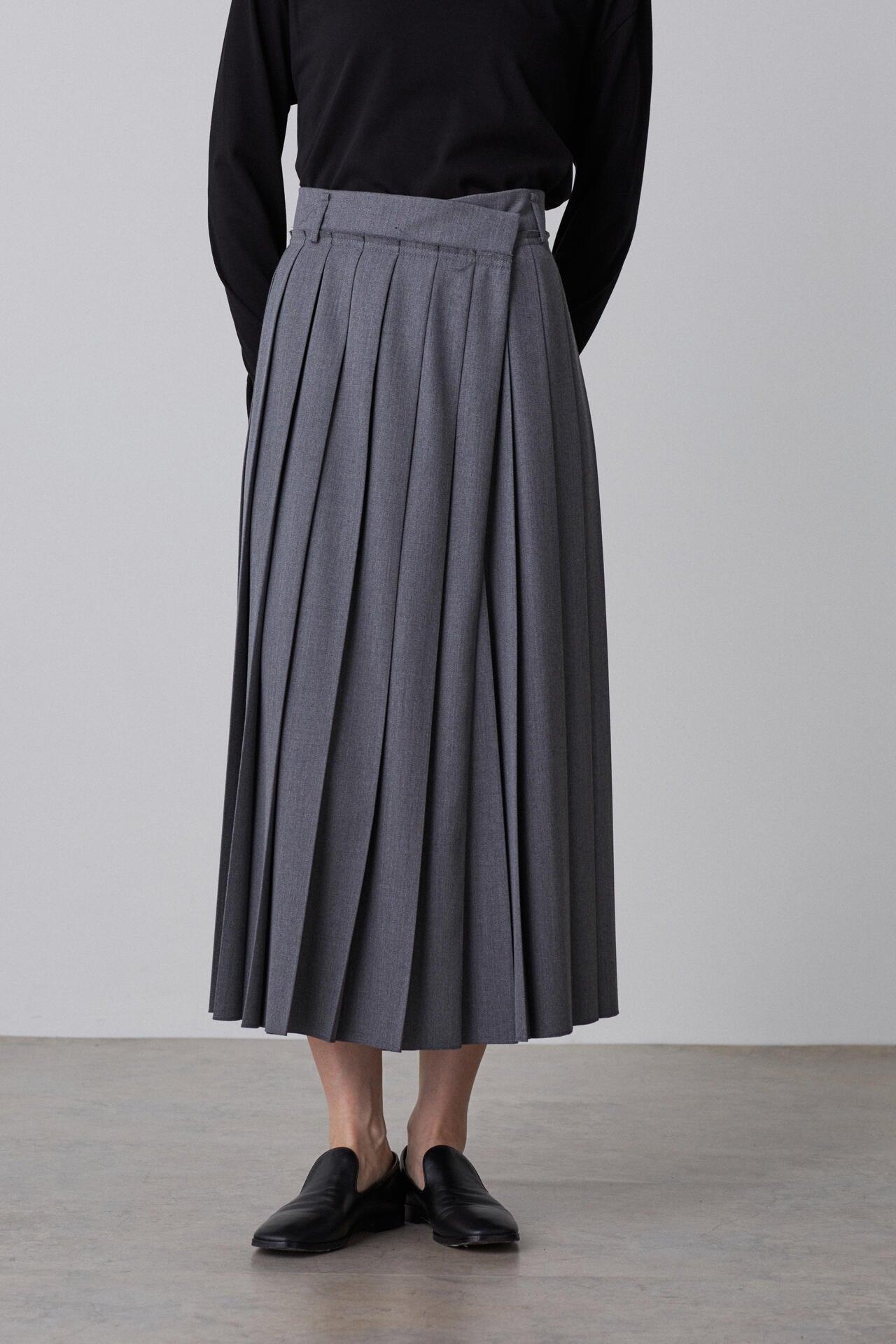 YLEVE / WOOL SURGE PLEATED SKIRT