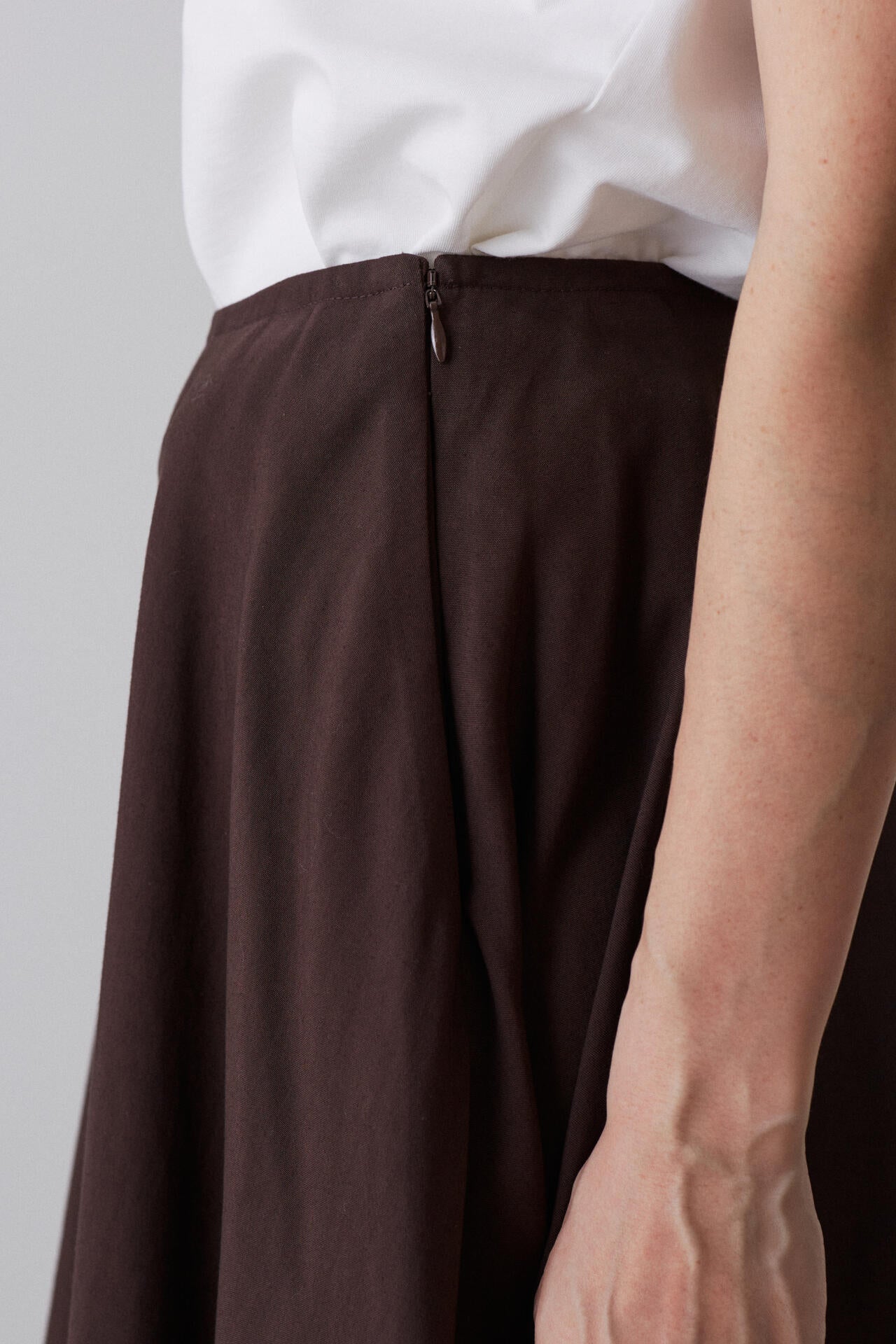 YLEVE / TENCEL SKIRT