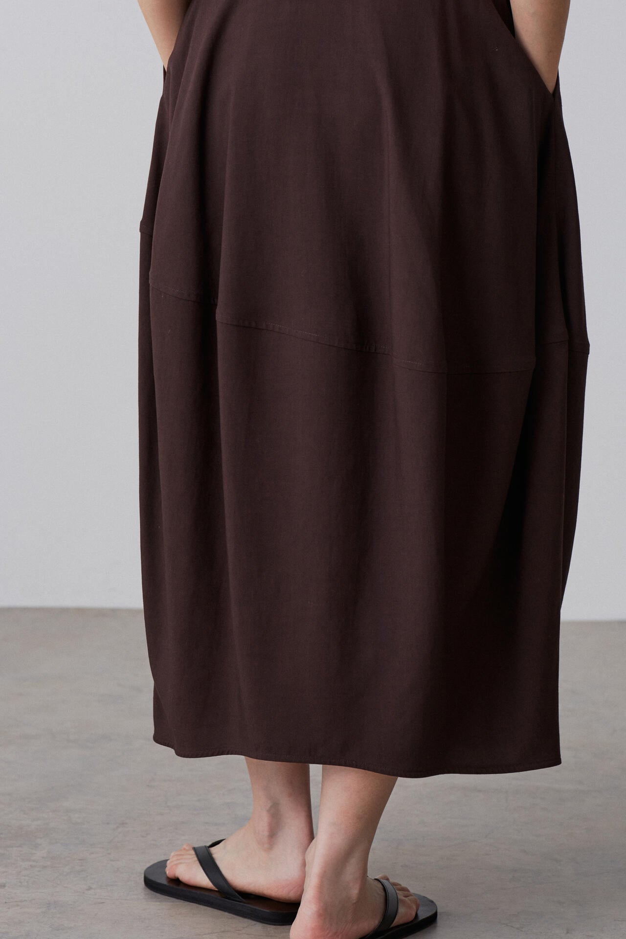 YLEVE / TENCEL SKIRT