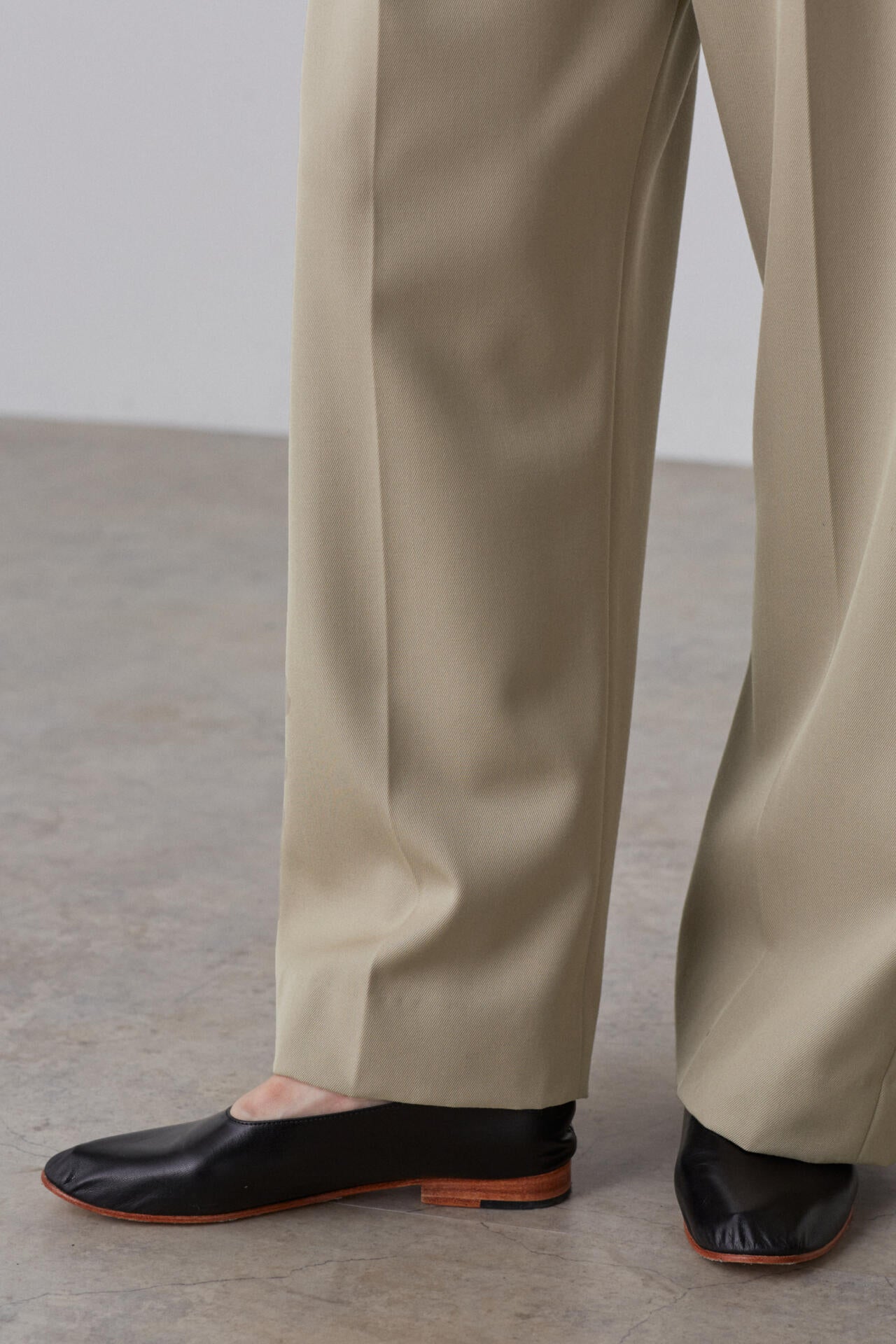 YLEVE / WOOL SURGE TROUSERS
