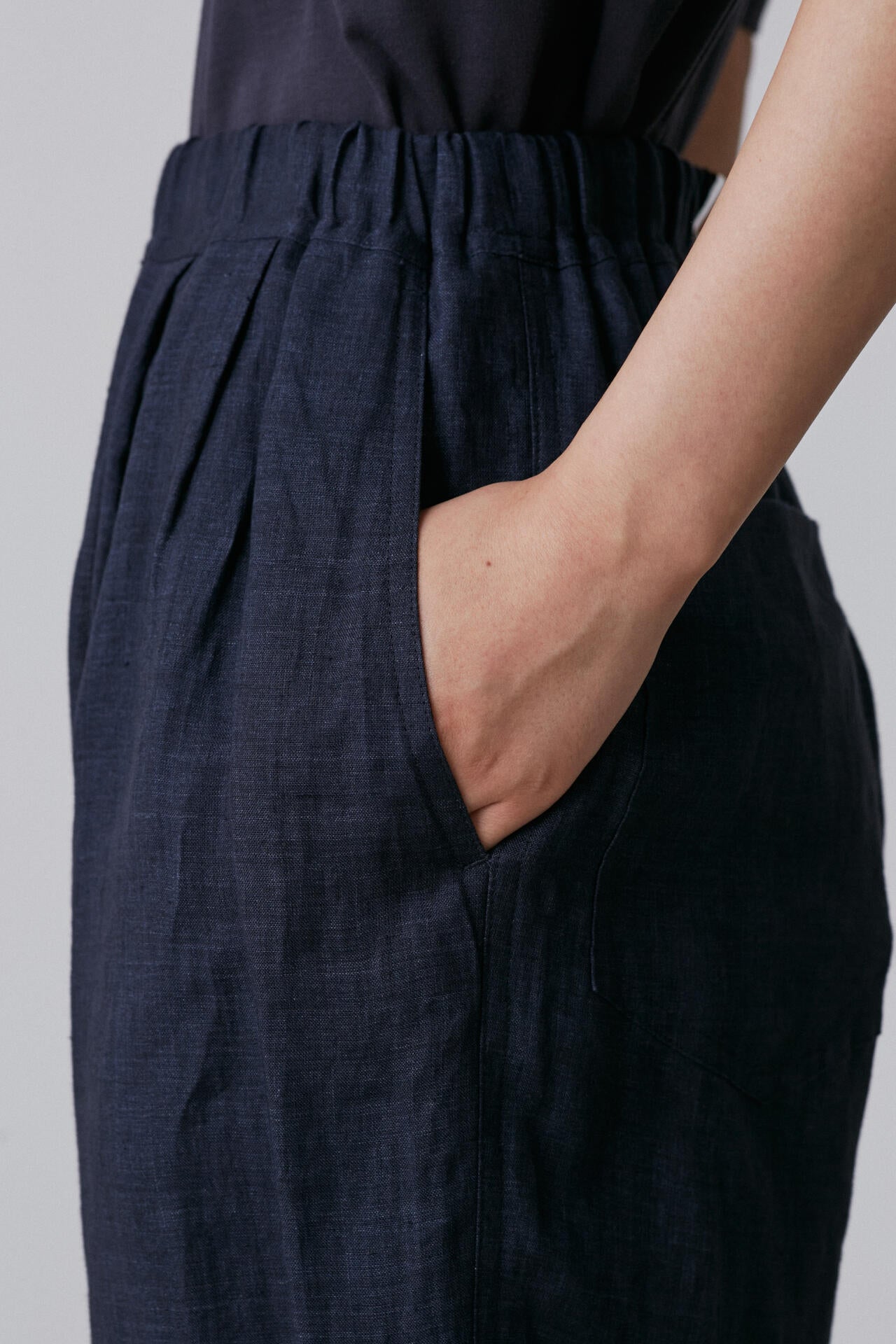 YLEVE / LINEN POPLIN TROUSERS