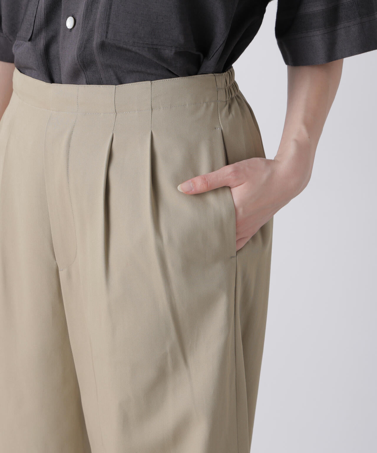 YLEVE / HIGH TWISTED COTTON GABA EASY TROUSERS