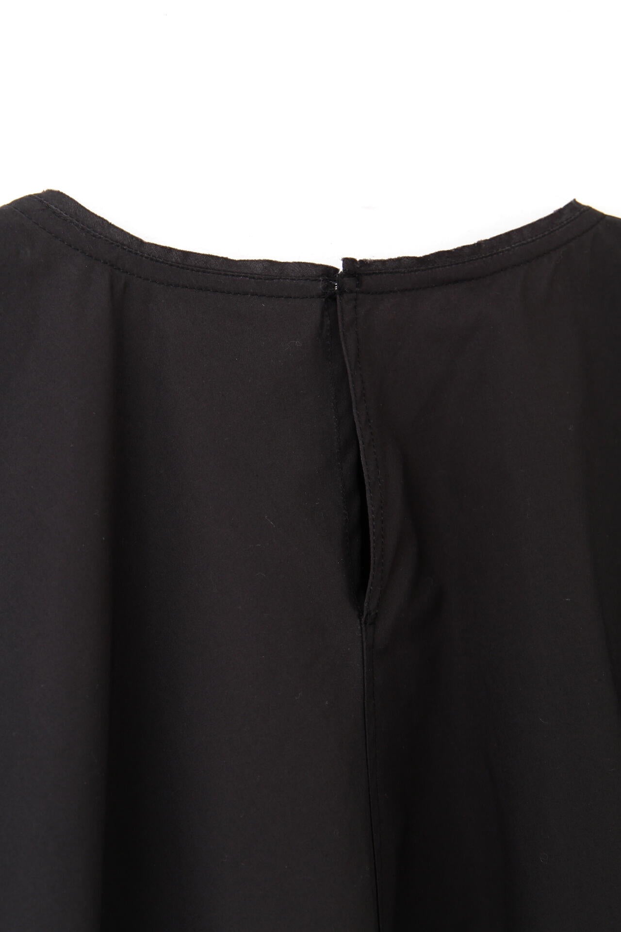 YLEVE / SUVIN COTTON TYPEWRITER PULL OVER BLOUSE