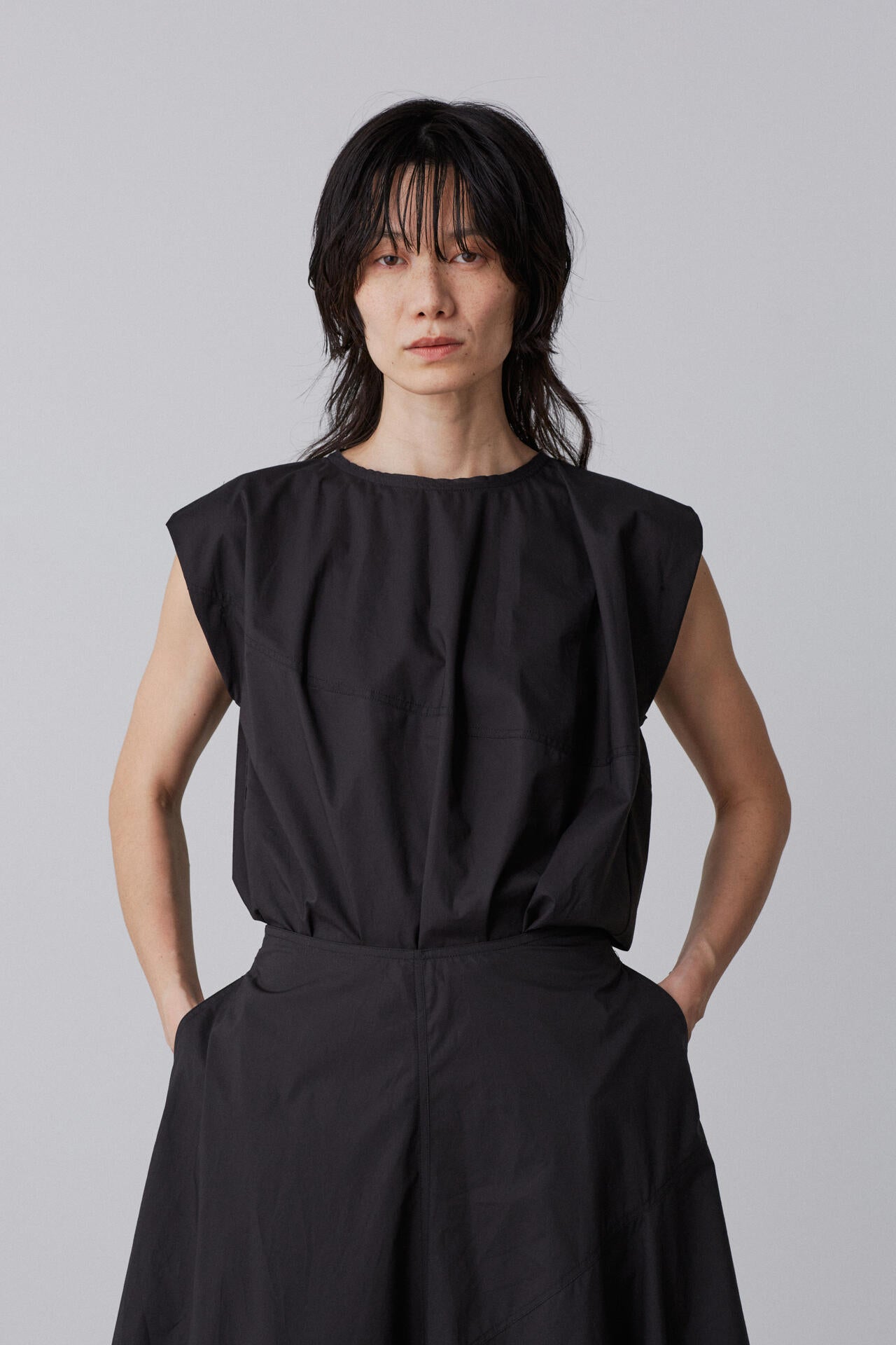 YLEVE / SUVIN COTTON TYPEWRITER PULL OVER BLOUSE