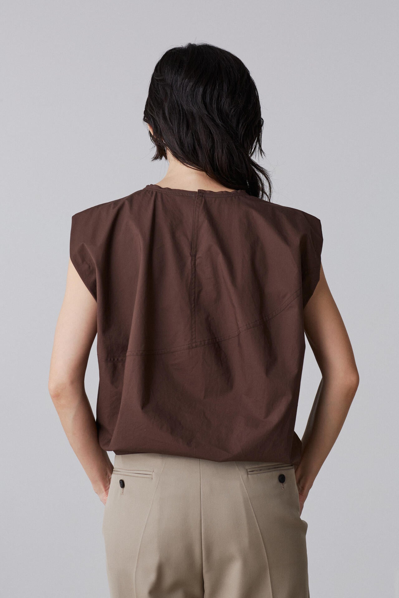 YLEVE / SUVIN COTTON TYPEWRITER PULL OVER BLOUSE