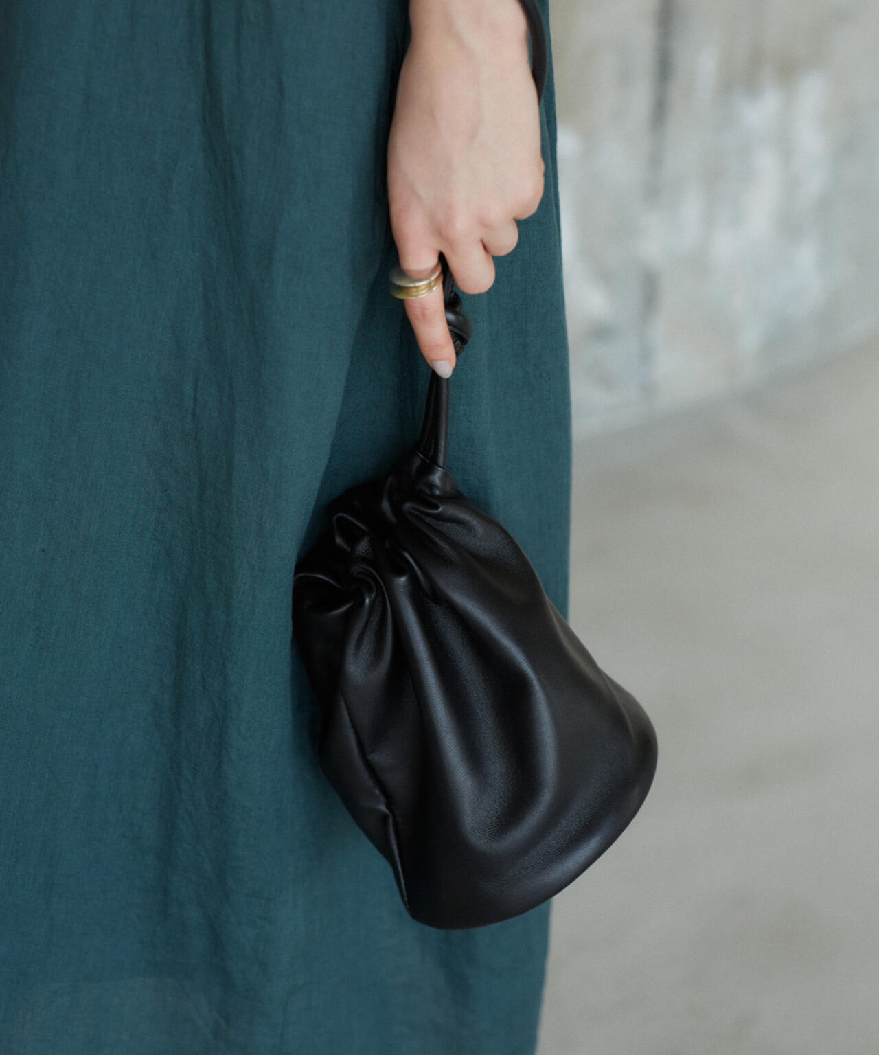 YLÈVE / KNOT HANG BAG