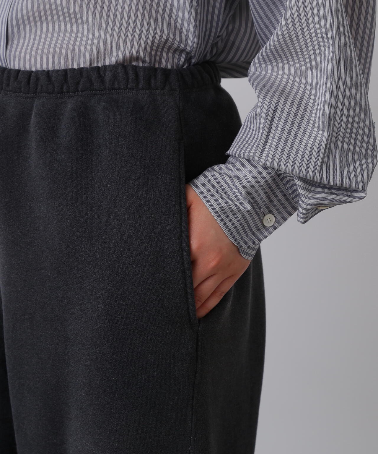 YLÈVE / HEAVY WEIGHT FLEECE BLEACH CUT OFF TROUSERS