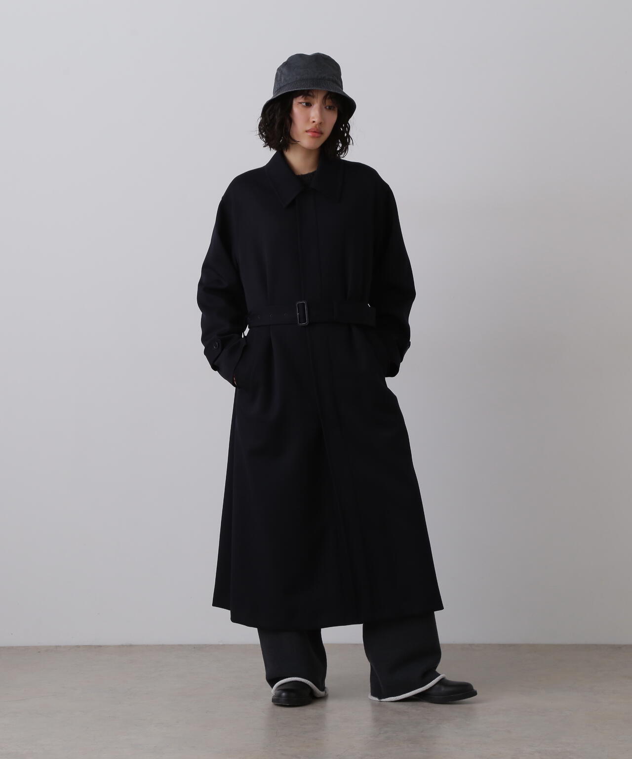 YLÈVE / HEAVY WEIGHT FLEECE BLEACH CUT OFF TROUSERS