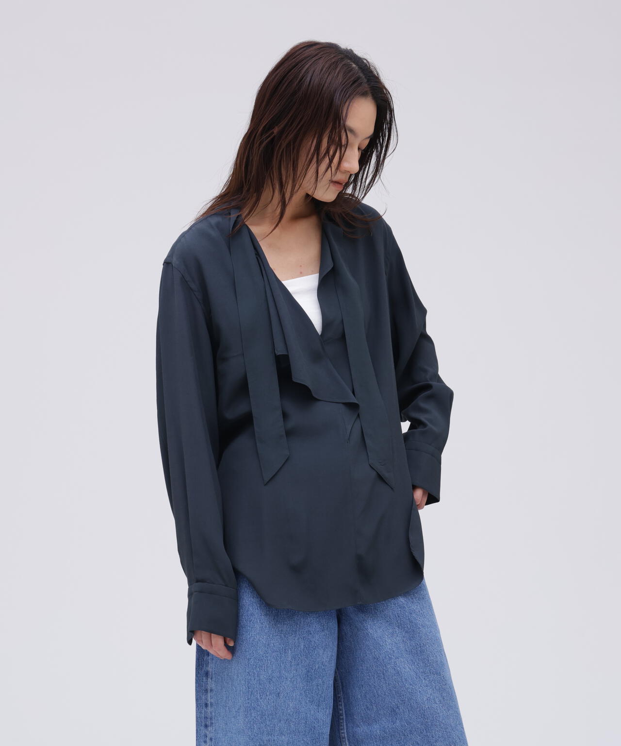 YLÈVE / RAYON DE CHINE RUFFLE BLOUSE