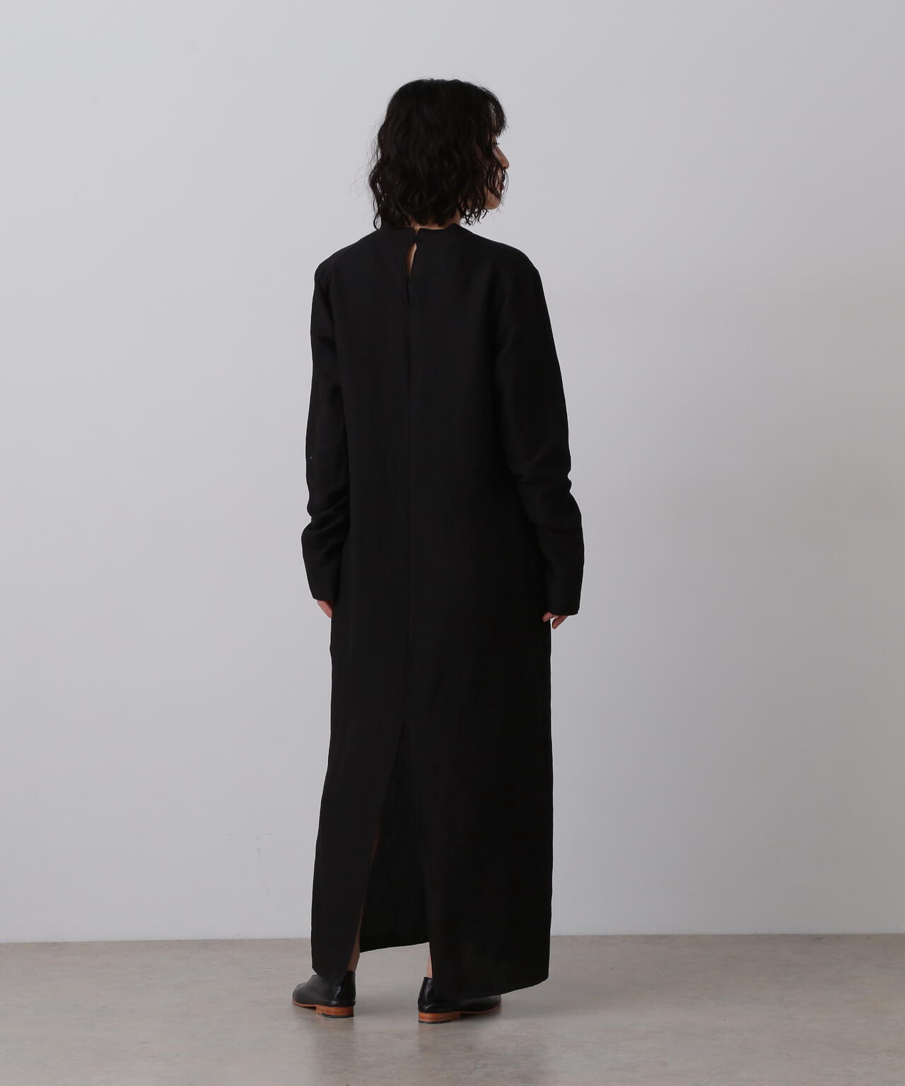 YLEVE / TENCEL LINEN V NECK ONE PIECE