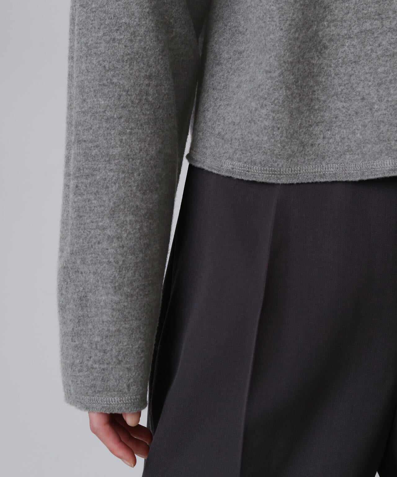 YLEVE / ULTRAFINE MERINO MILLED WOOL KNIT PULL OVER