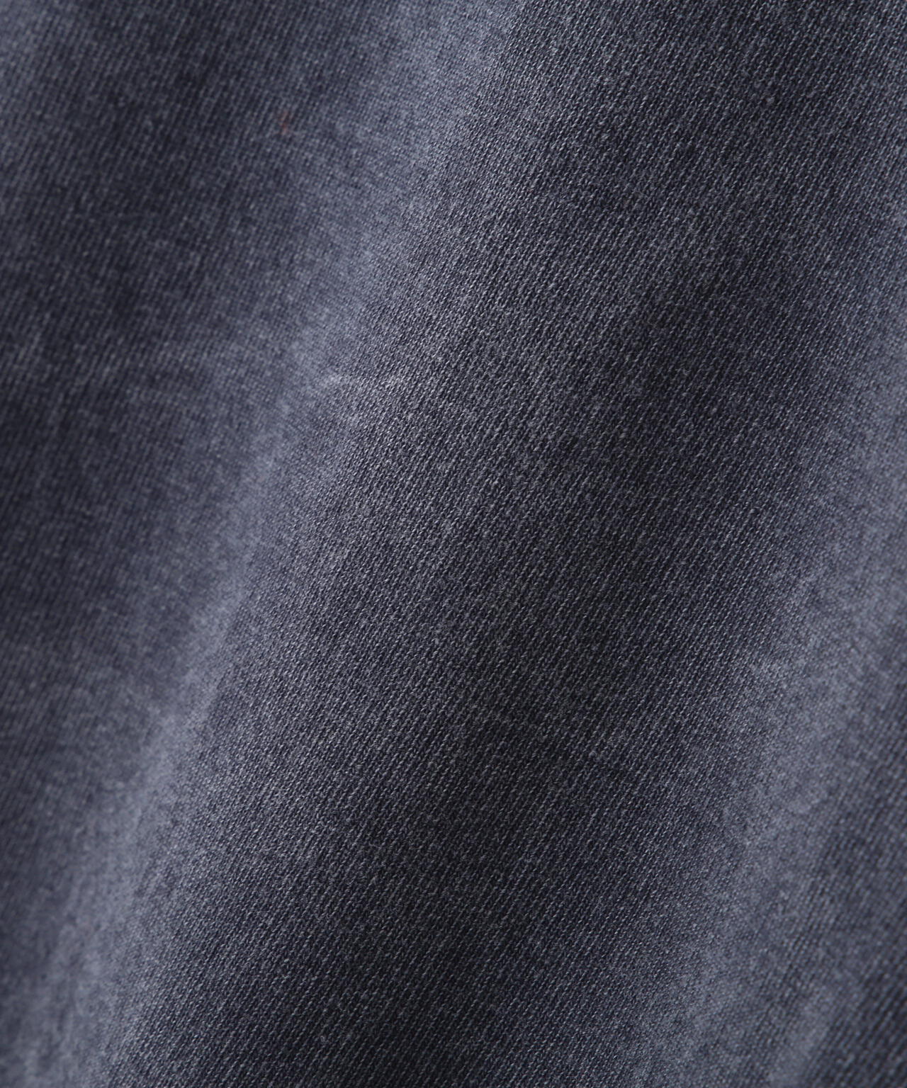 YLÈVE / OPEN END COTTON PIGMENT DYE LONG SLEEVE T‐SHIRT