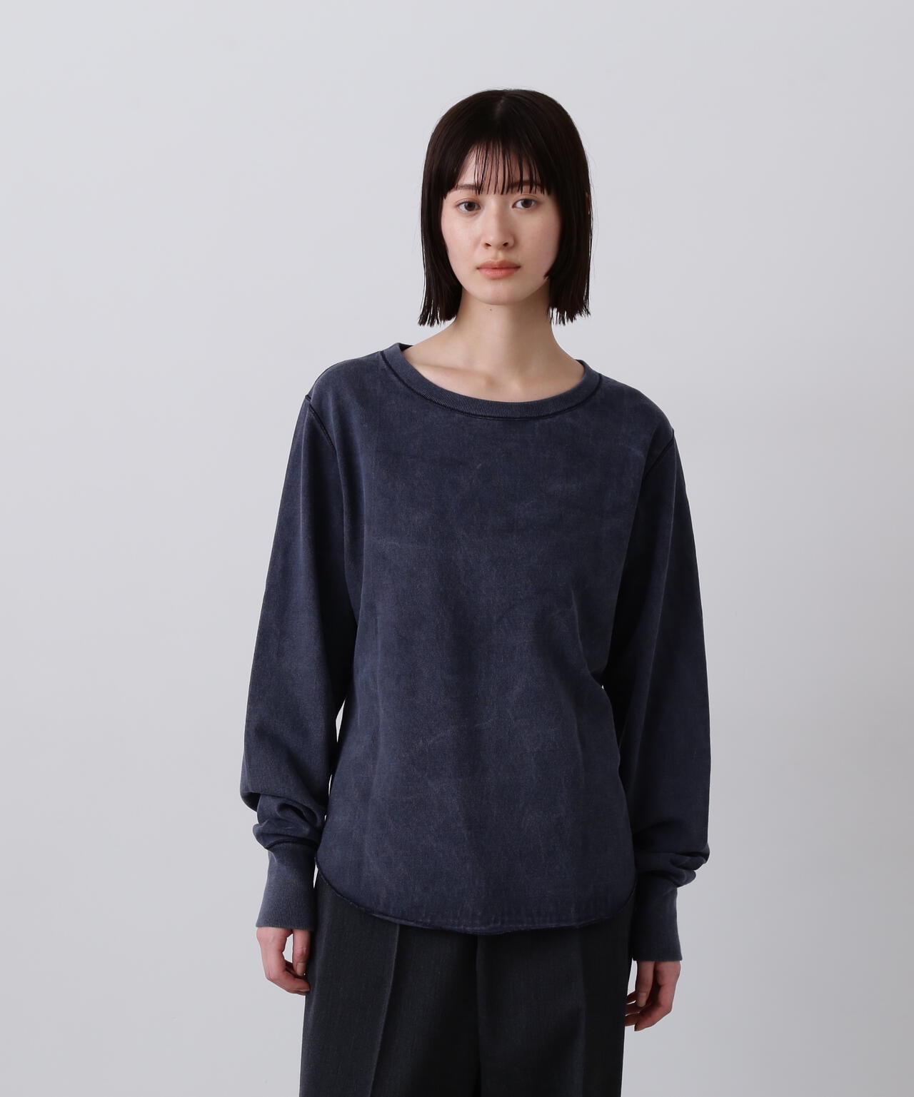 YLÈVE / OPEN END COTTON PIGMENT DYE LONG SLEEVE T‐SHIRT