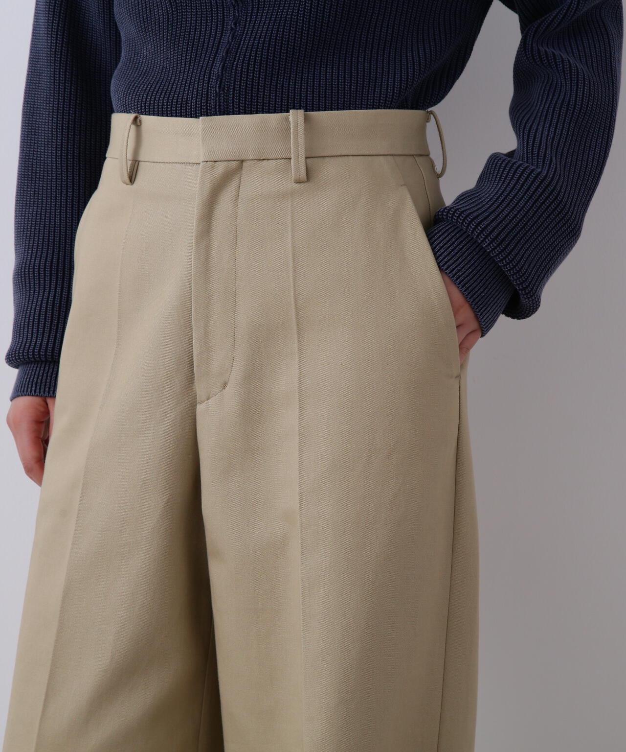 YLEVE / FINX COTTON CHINO TROUSERS