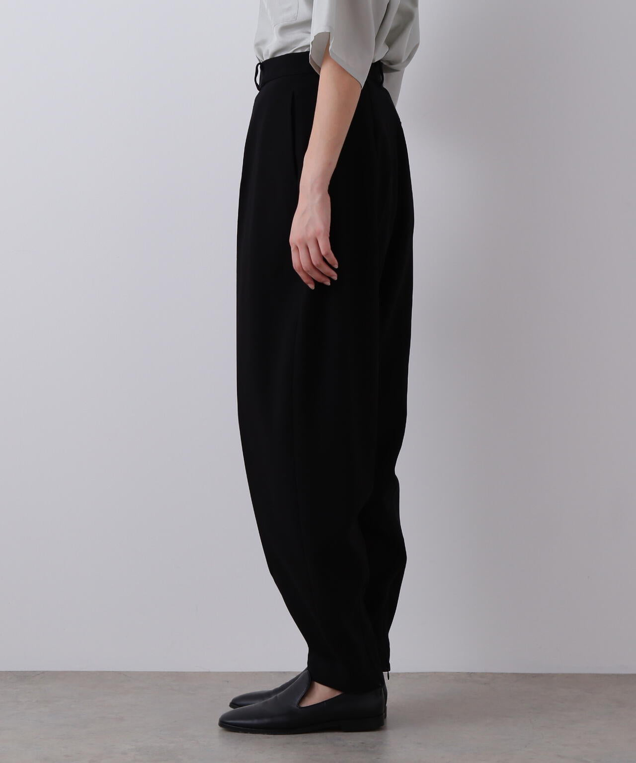 YLEVE / 100/2 GV TWILL DOUBLE WEAVE CURVED TROUSERS