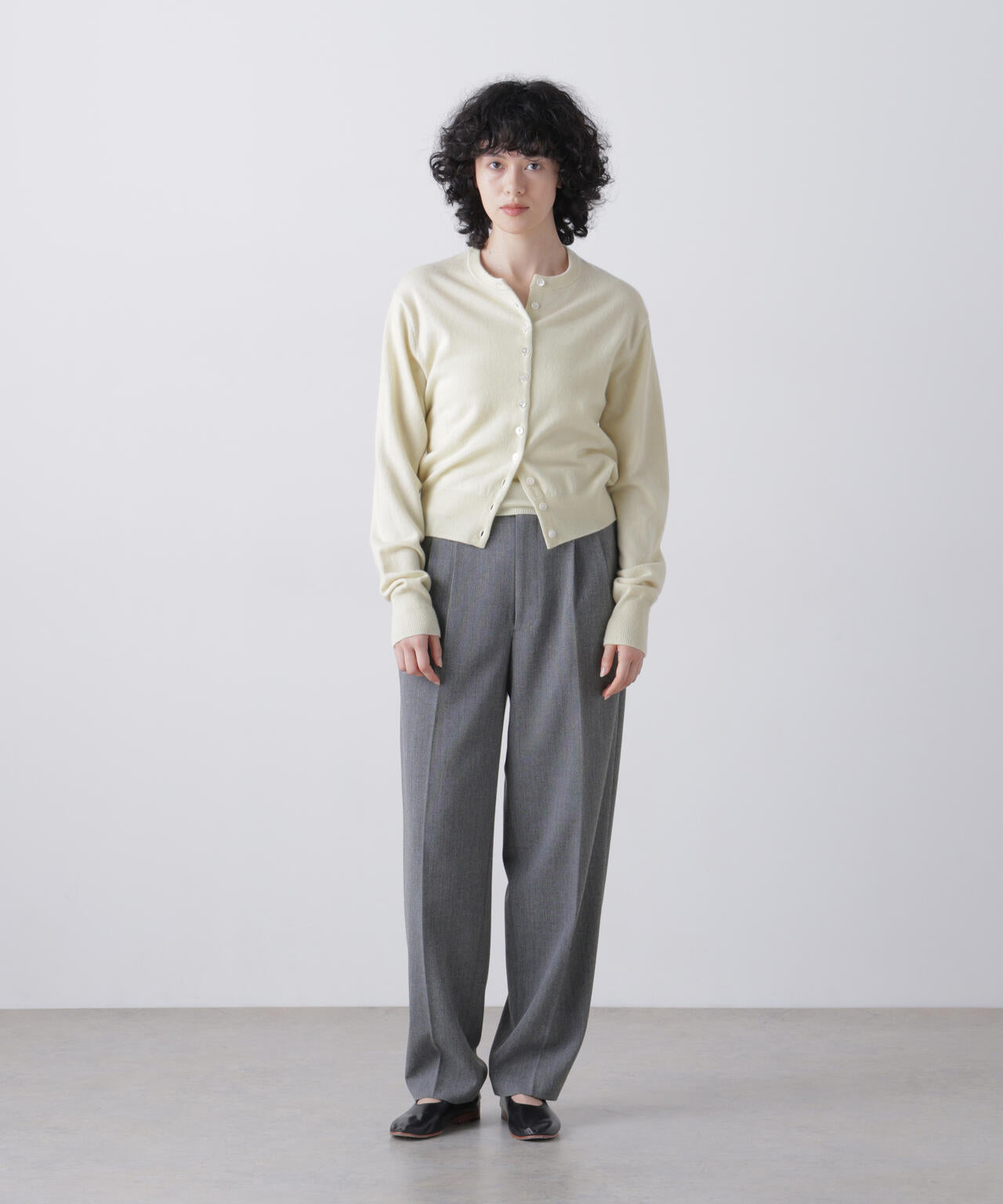 YLEVE / ROUGH WOOL TROUSERS