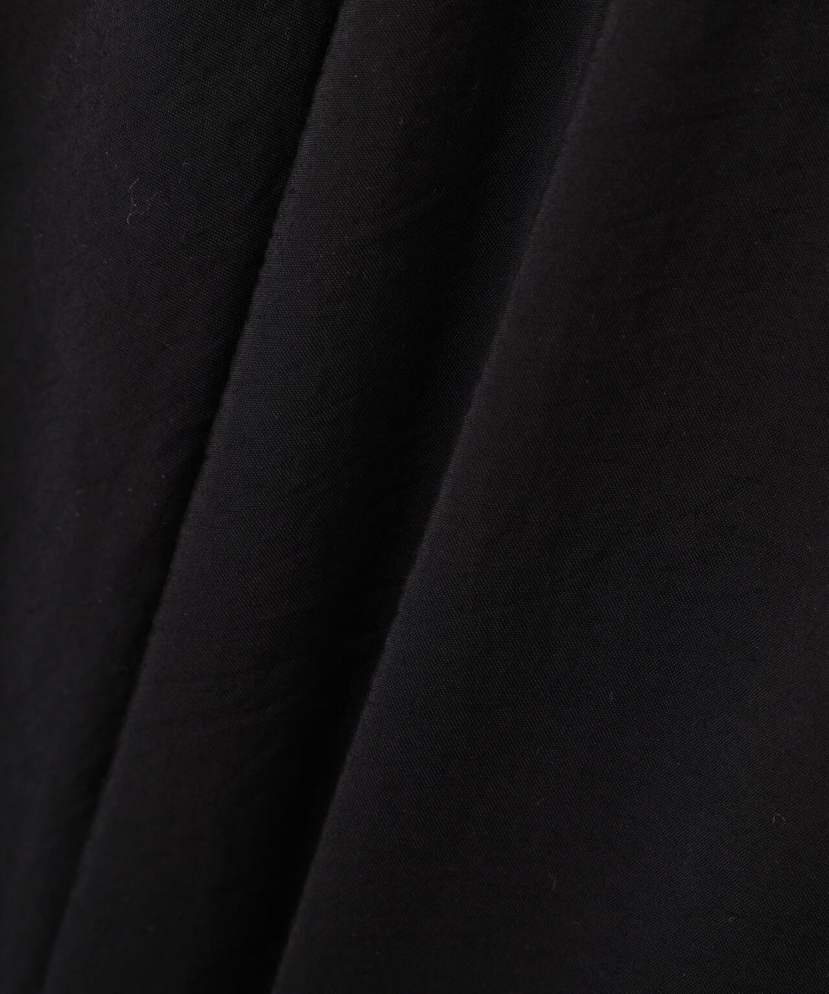 YLEVE / RAYON-POLYESTER BROAD BLOUSE