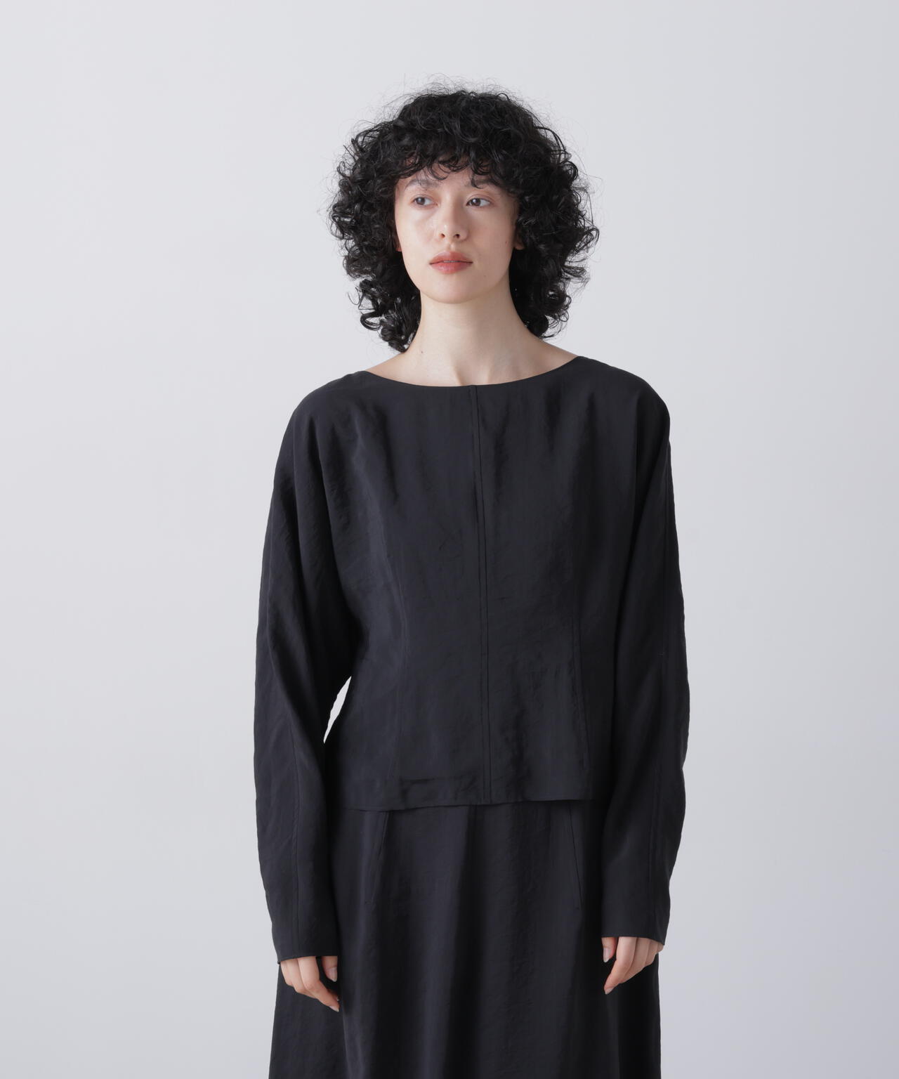 YLEVE / RAYON-POLYESTER BROAD BLOUSE