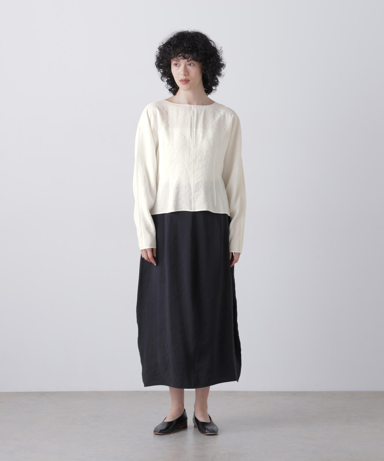 YLEVE / RAYON-POLYESTER BROAD BLOUSE