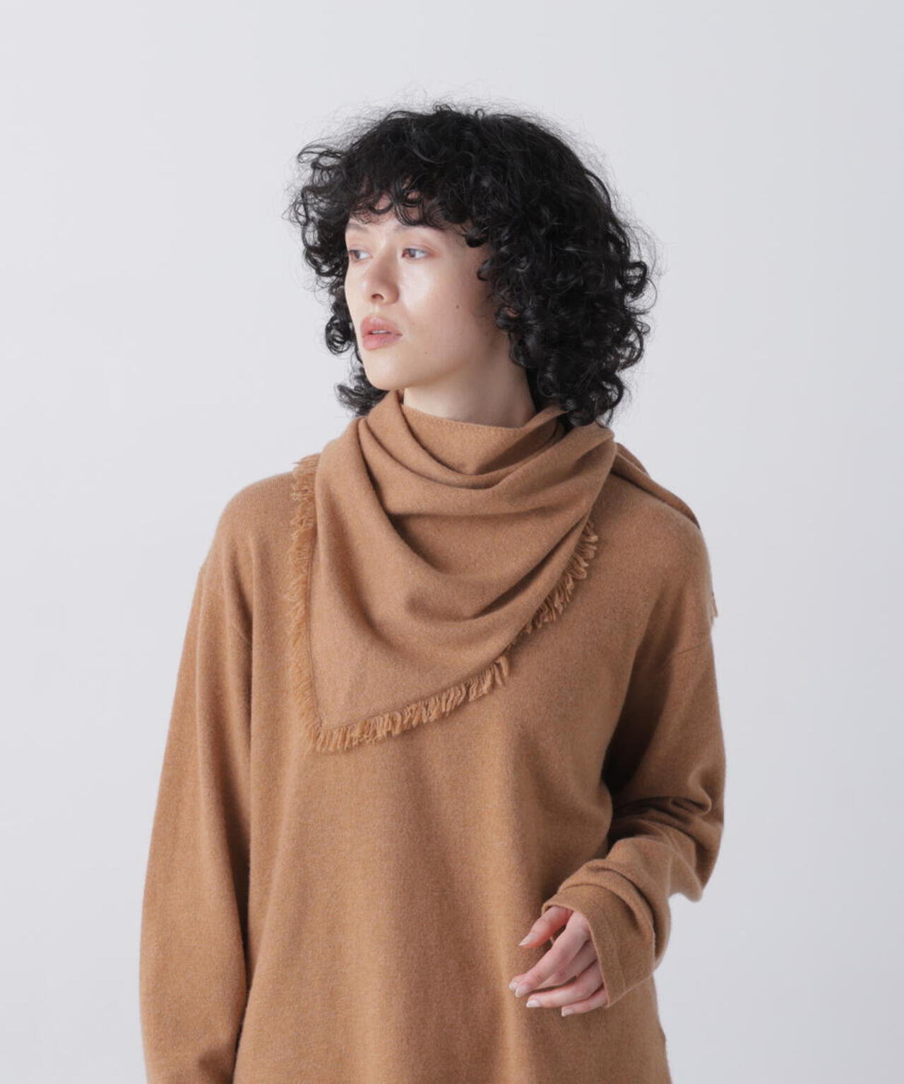 YLEVE / CASHMERE KNIT TRIANGLE STOLE
