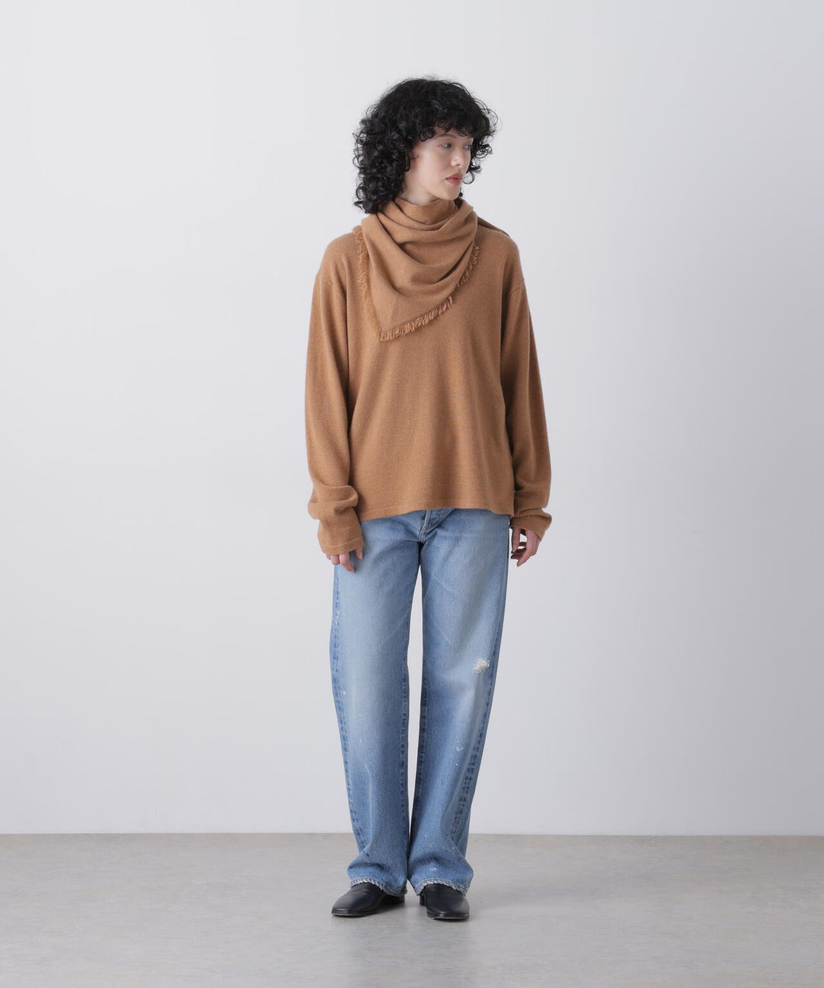 YLEVE / CASHMERE KNIT TRIANGLE STOLE