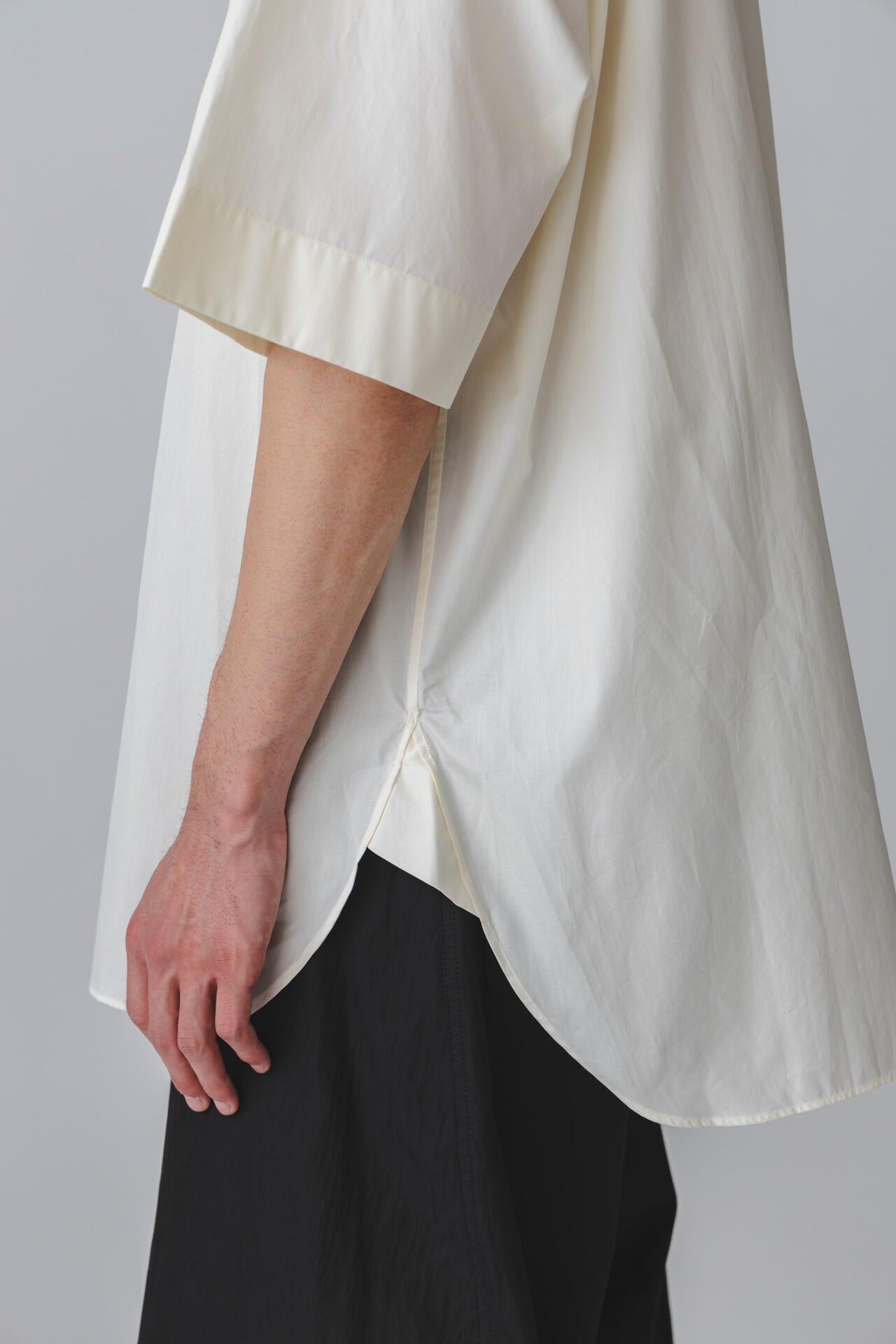 STUDIO NICHOLSON / MATTE COTTON POPLIN OVERSIZED SHORT SLEEVE SHIRT