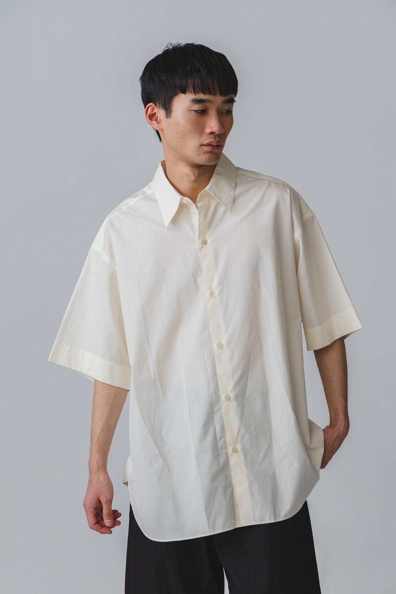 STUDIO NICHOLSON / MATTE COTTON POPLIN OVERSIZED SHORT SLEEVE SHIRT
