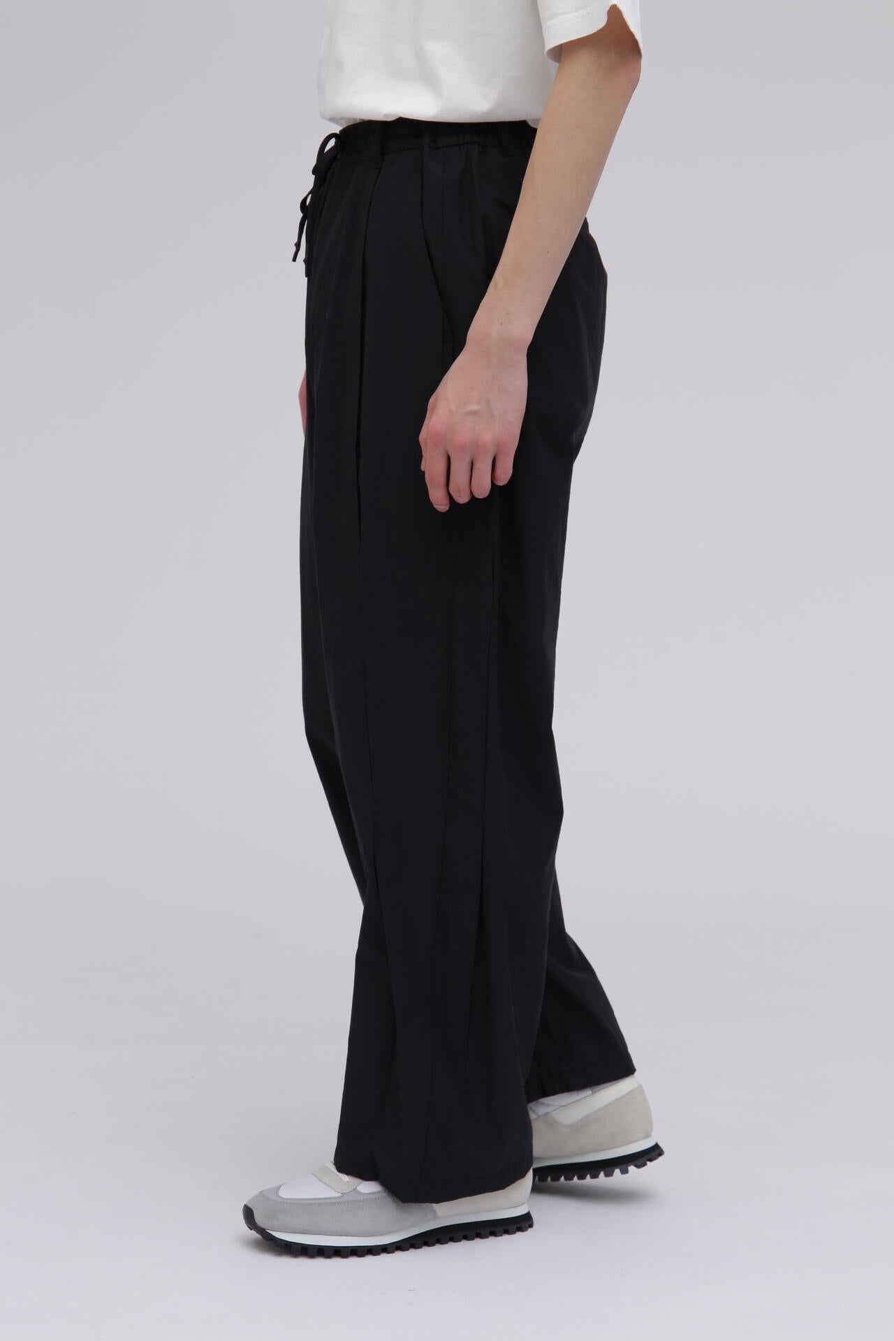 SU / TUCK CHAMBRY PANTS
