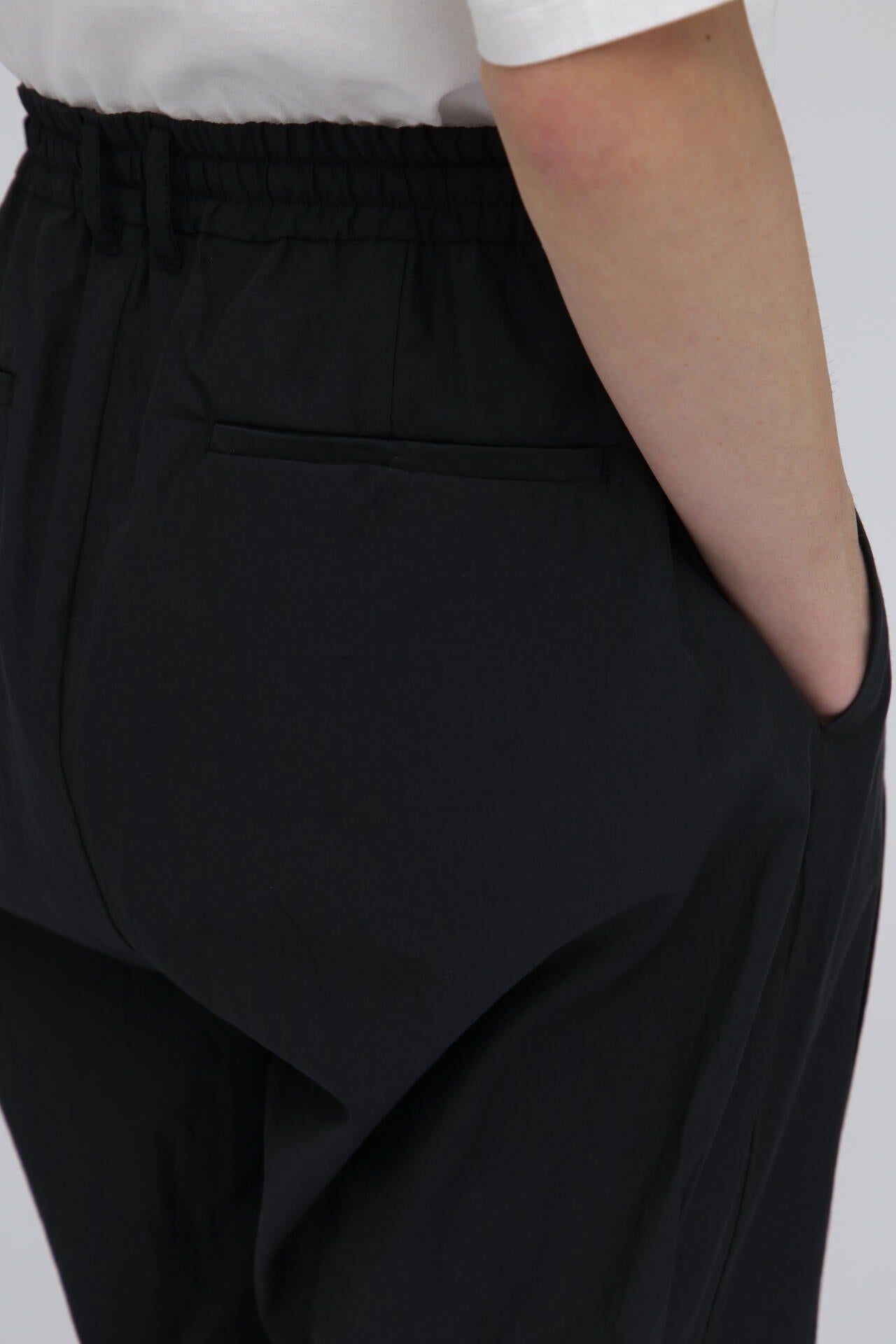 SU / TUCK CHAMBRY PANTS