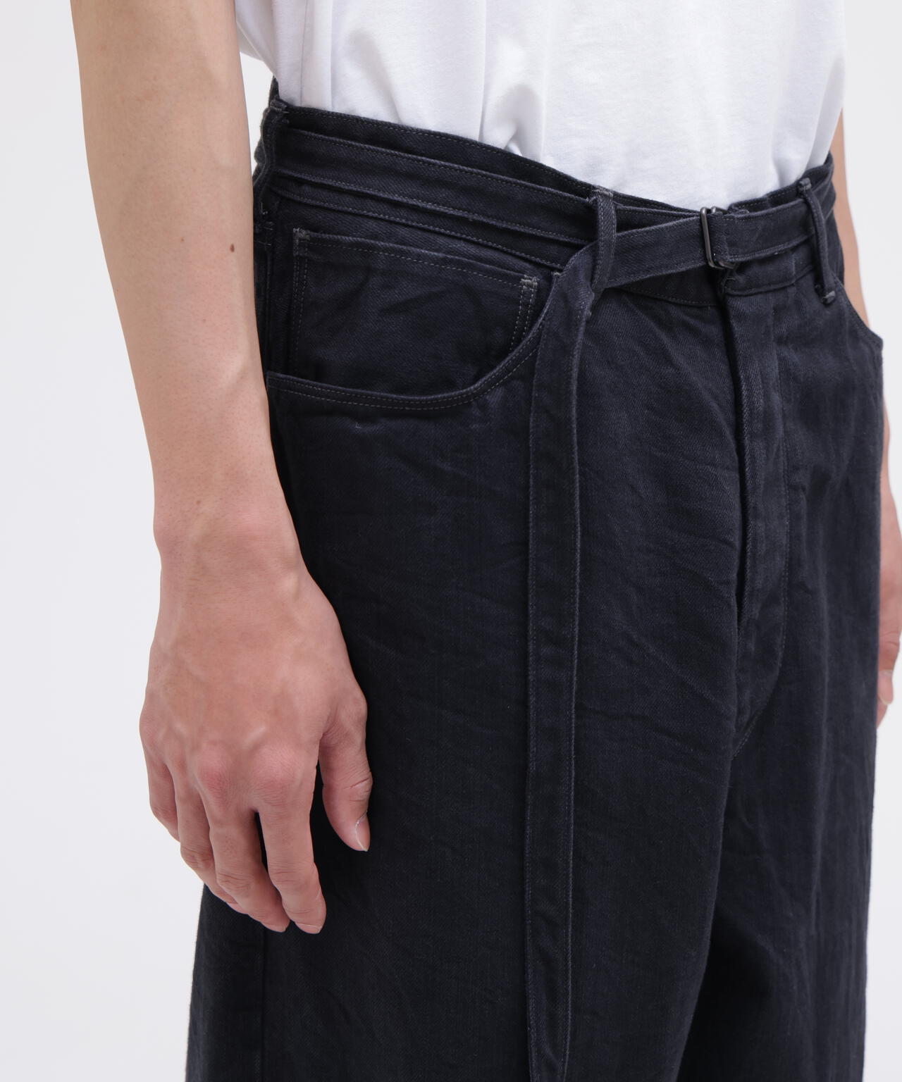 blurhms / 12.9OZ DENIM BIAS BELTED PANTS