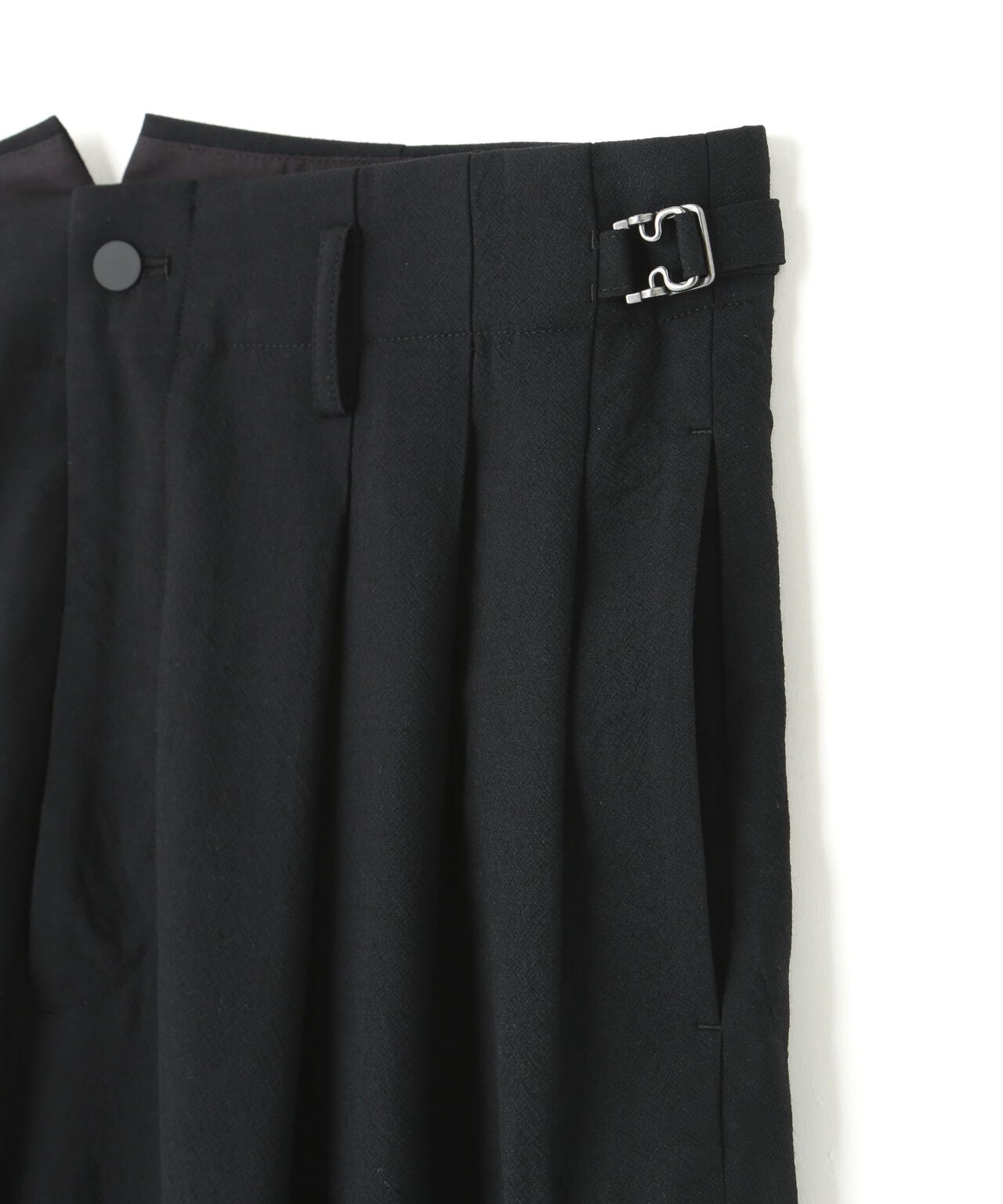 IRENISA / THREE TUCKS TAPERED PANTS