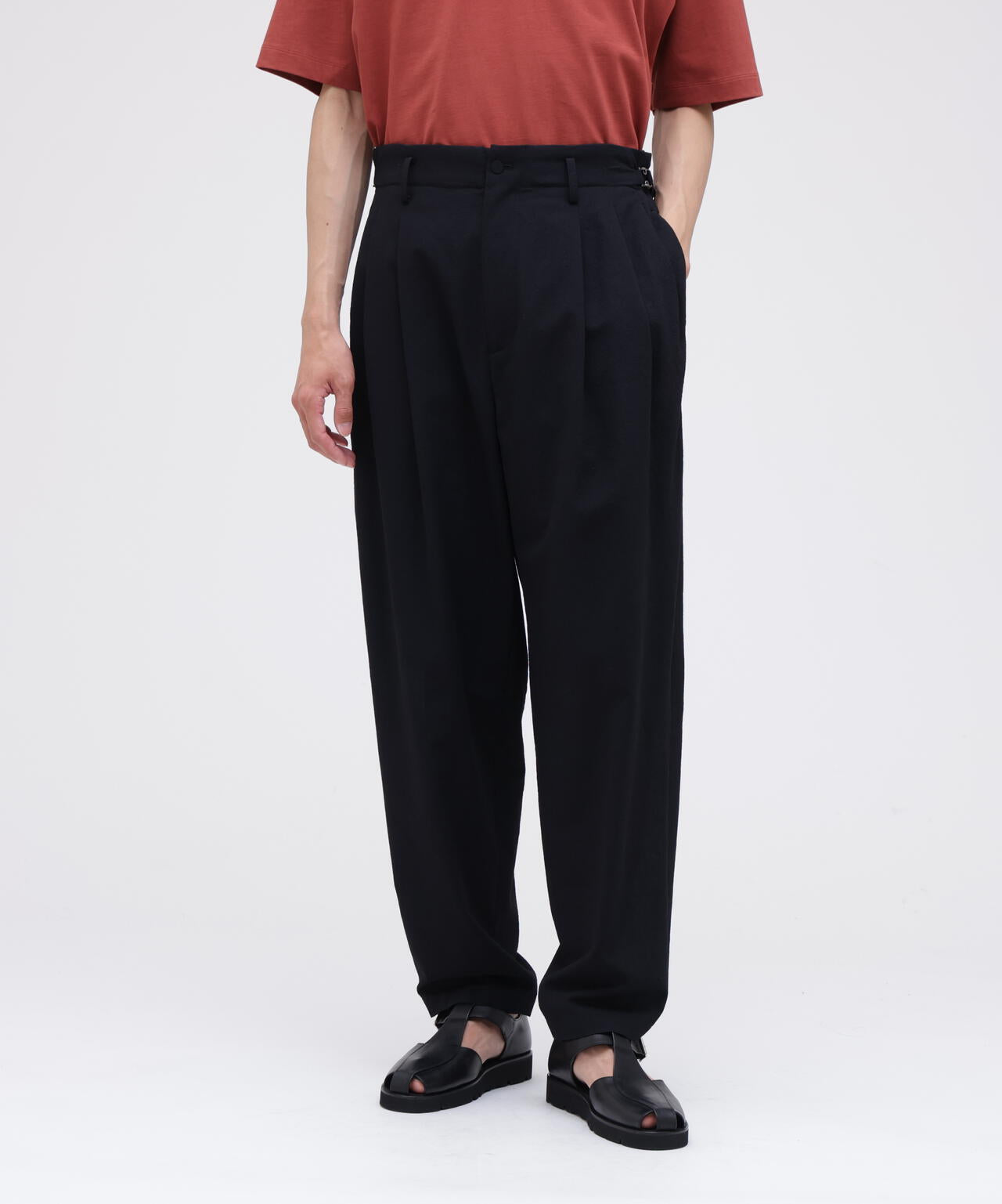 IRENISA / THREE TUCKS TAPERED PANTS