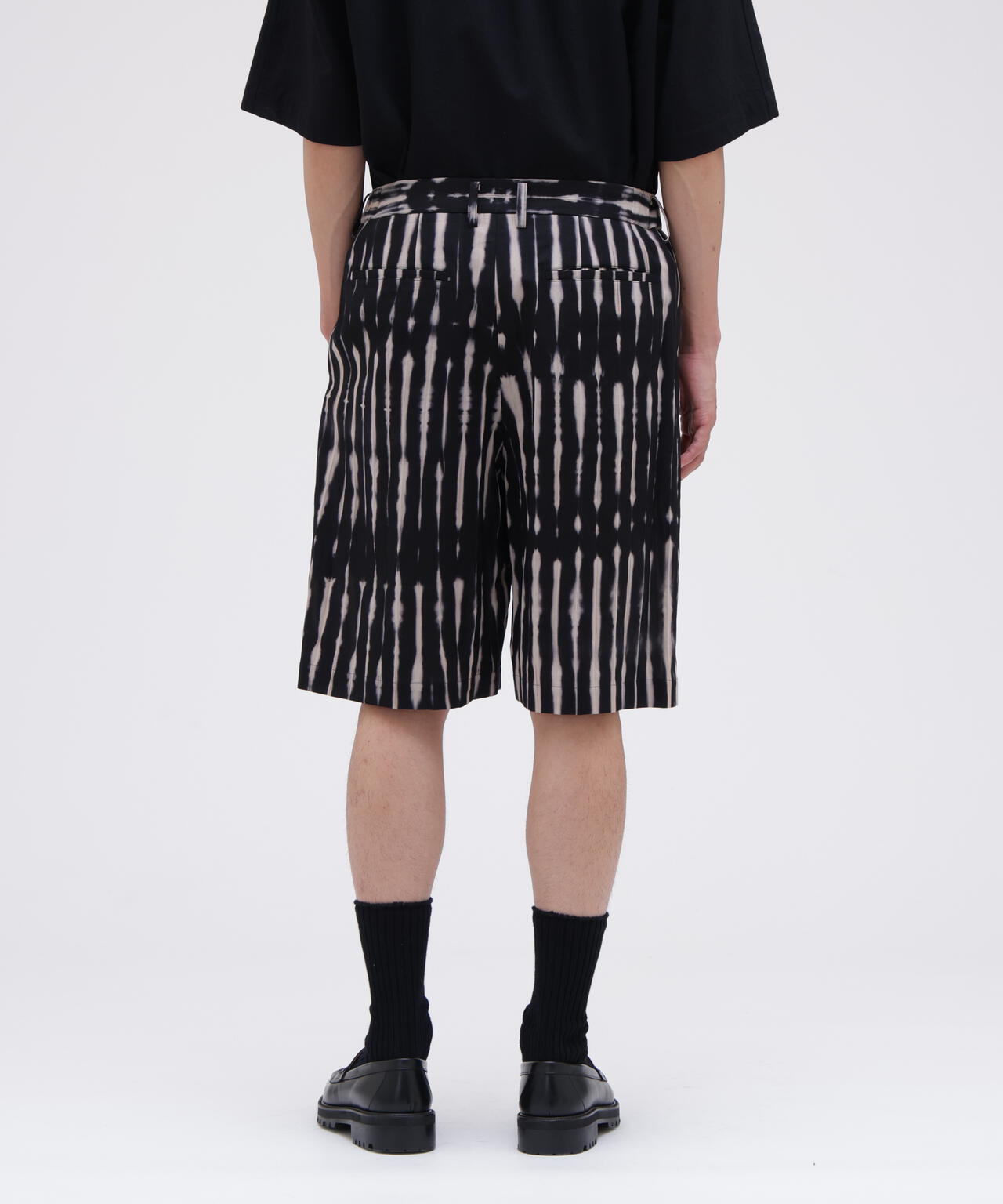 IRENISA / TWO TUCKS WIDE SHORTS