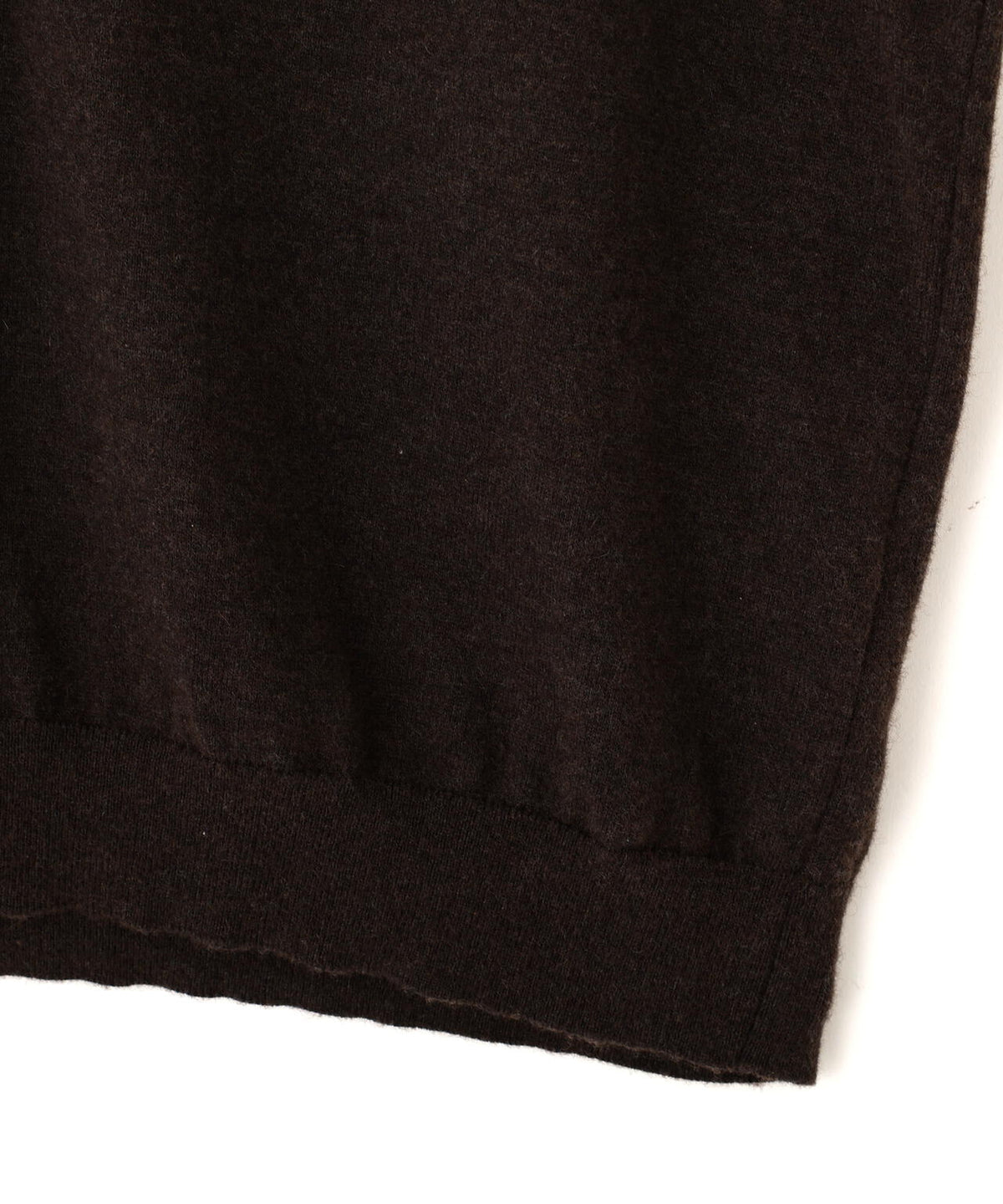 ATON / COTTON YAK KNIT V-NECK SWEATER