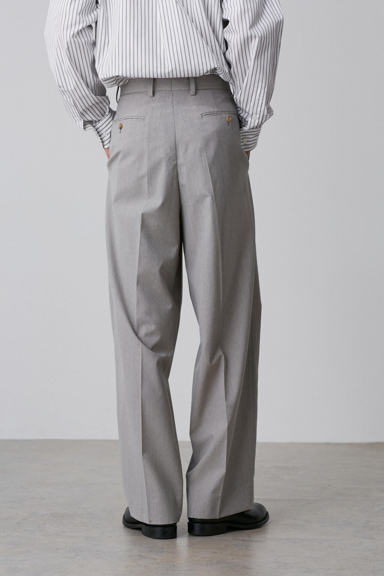 YLEVE / WOOL CHAMBRAY TROUSERS